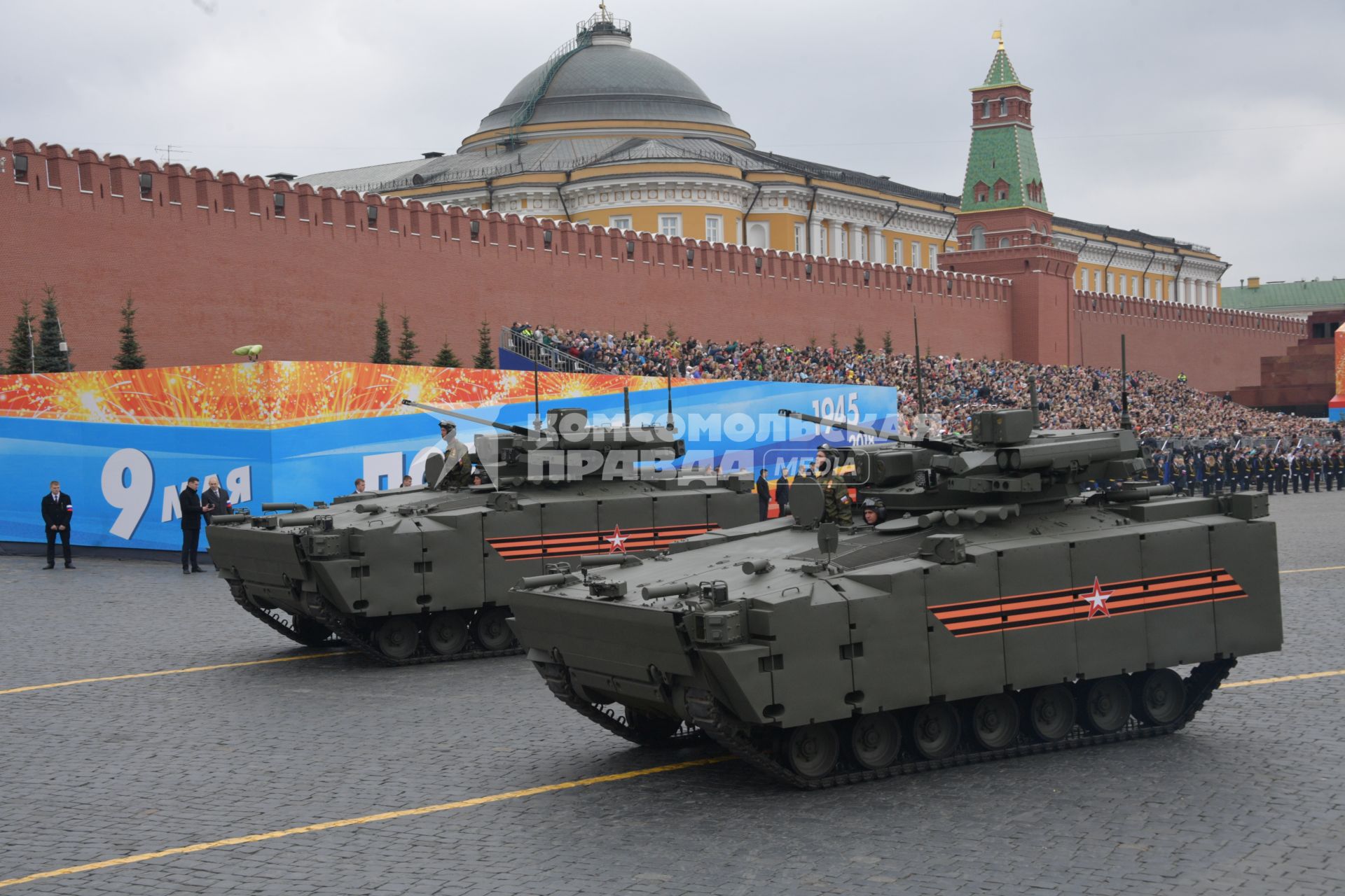 Москва. Боевые машины пехоты Б-11 `Курганец-25` на Красной площади во время генеральной репетиции военного парада, посвященного 73-й годовщине Победы в Великой Отечественной войне.