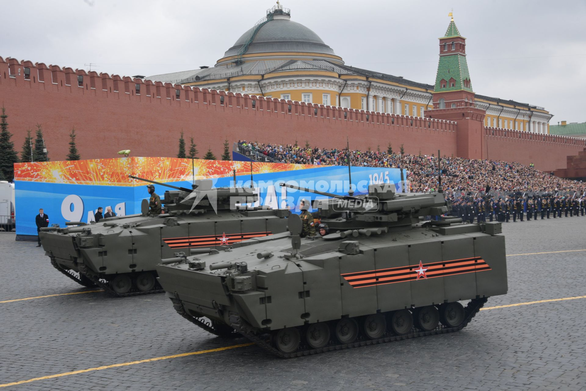 Москва. Боевые машины пехоты Б-11 `Курганец-25` на Красной площади во время генеральной репетиции военного парада, посвященного 73-й годовщине Победы в Великой Отечественной войне.