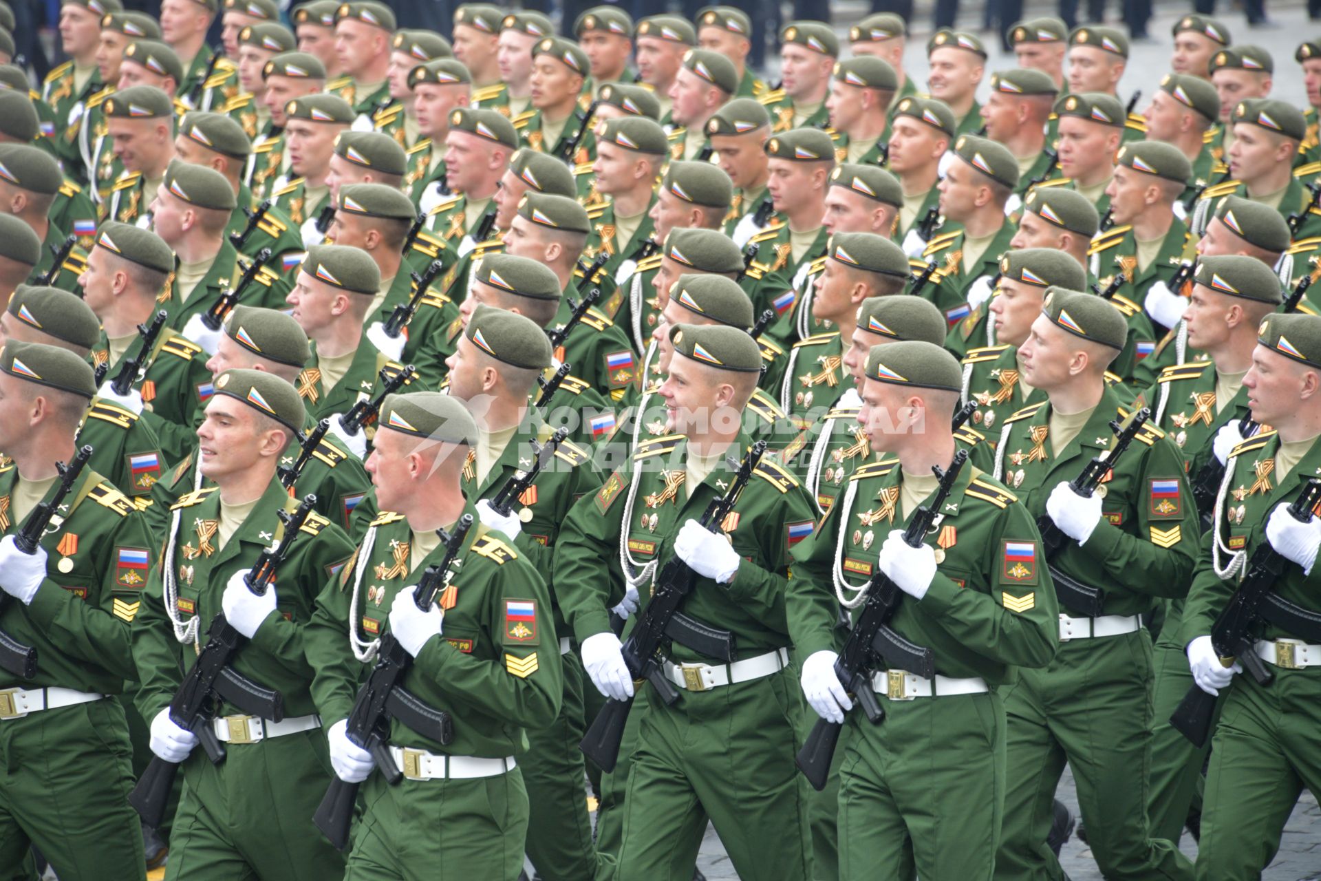 Москва. Военнослужащие парадных расчетов во время генеральной репетиции парада на Красной площади, посвященного 73-й годовщине Победы в Великой Отечественной войне.