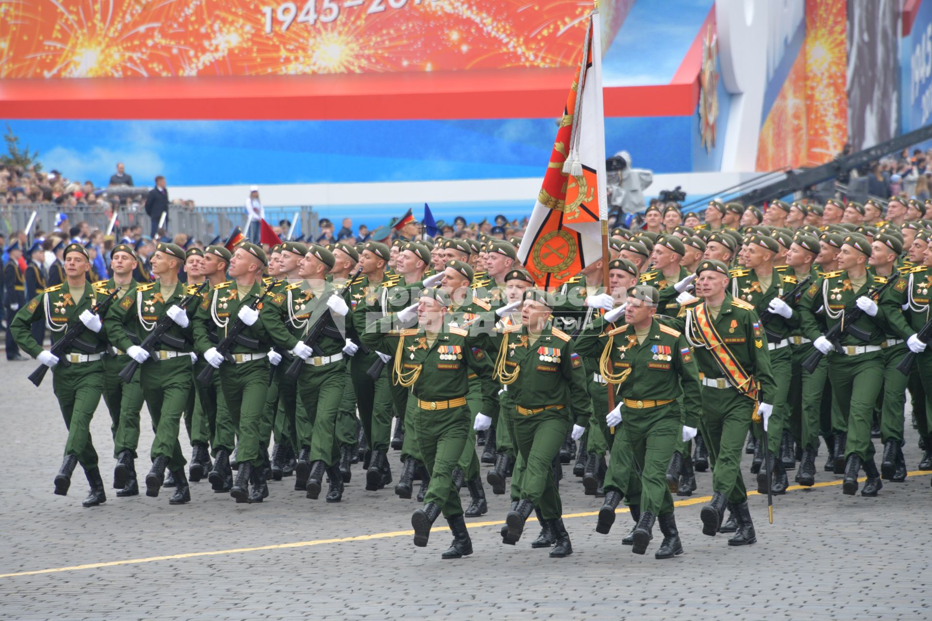 Москва. Военнослужащие парадных расчетов во время генеральной репетиции парада на Красной площади, посвященного 73-й годовщине Победы в Великой Отечественной войне.