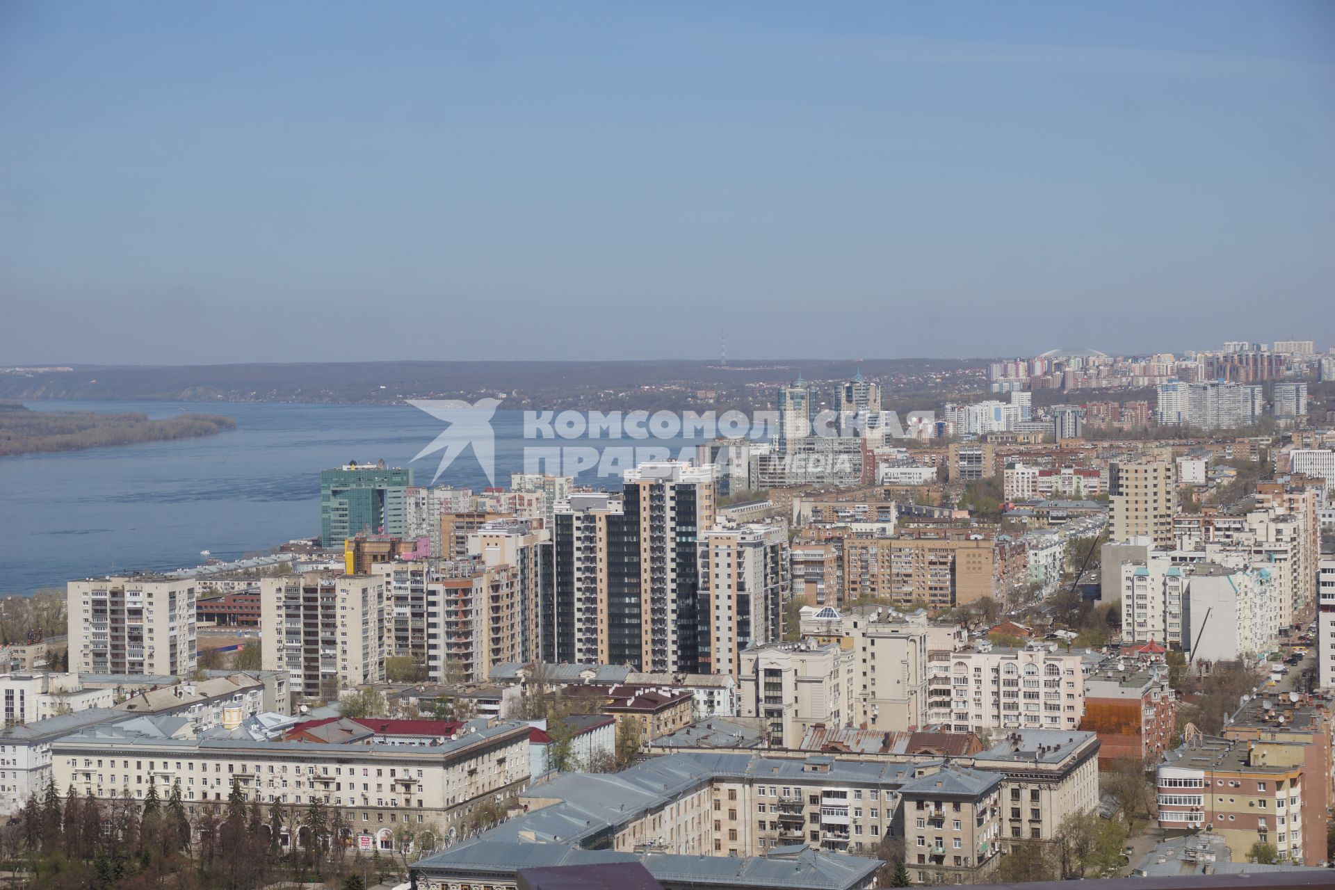 Самара. Вид со смотровой  площадки, которая открылась  на новом здании Железнодорожного вокзала.