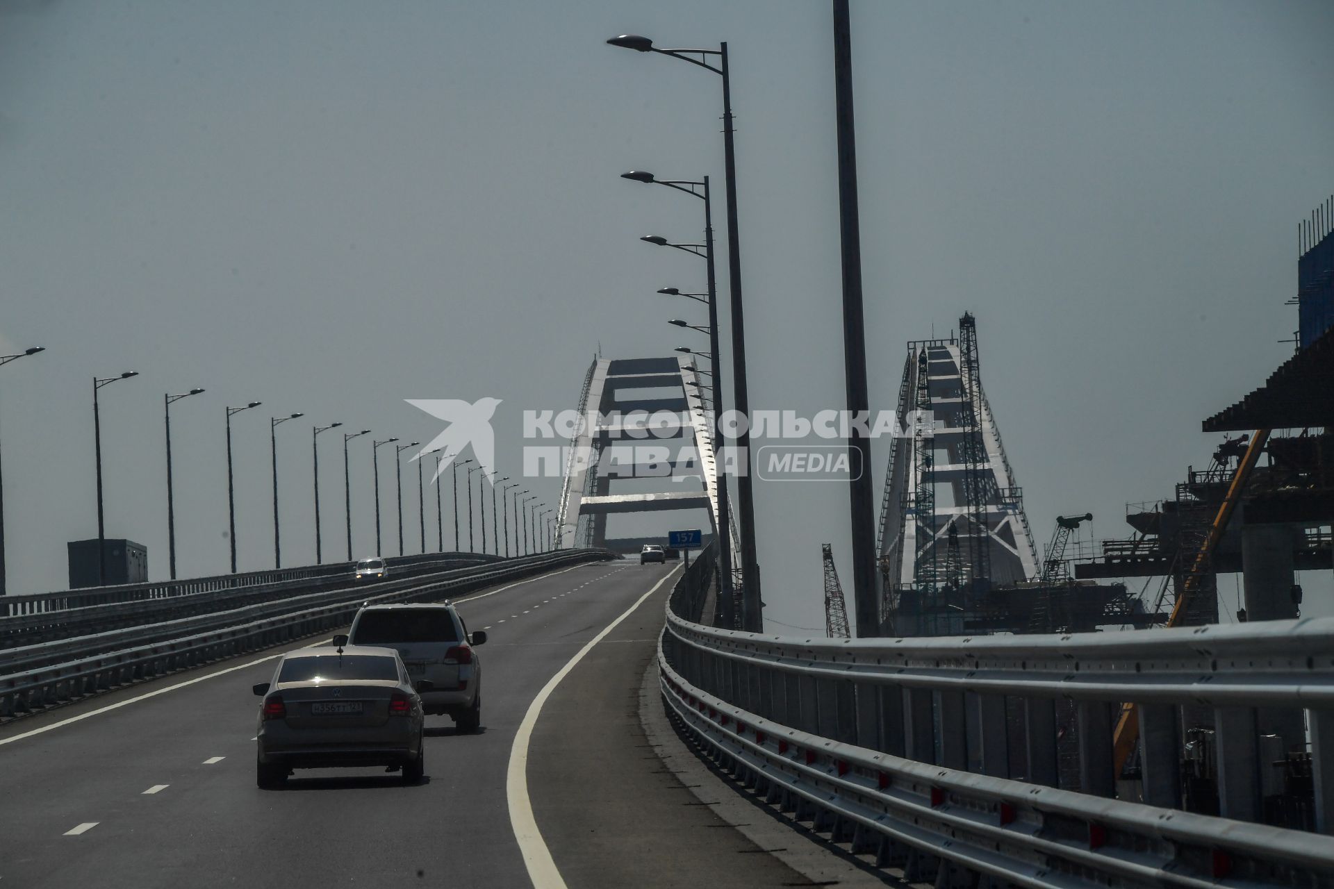 Тамань. Открытие движения по автодорожной части Крымского моста через Керченский пролив.