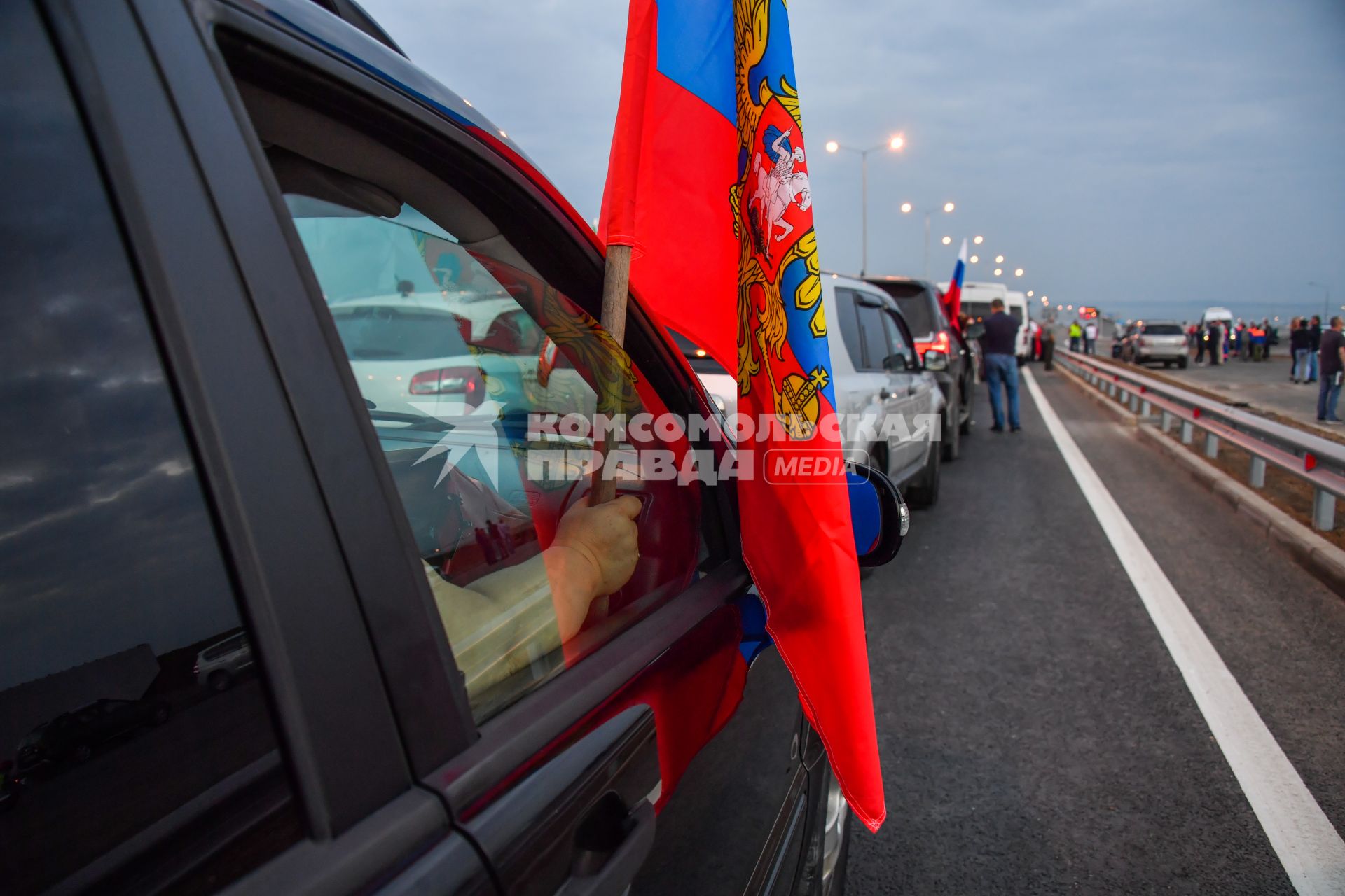 Тамань. Автомобилисты перед открытием движения по автодорожной части Крымского моста через Керченский пролив.