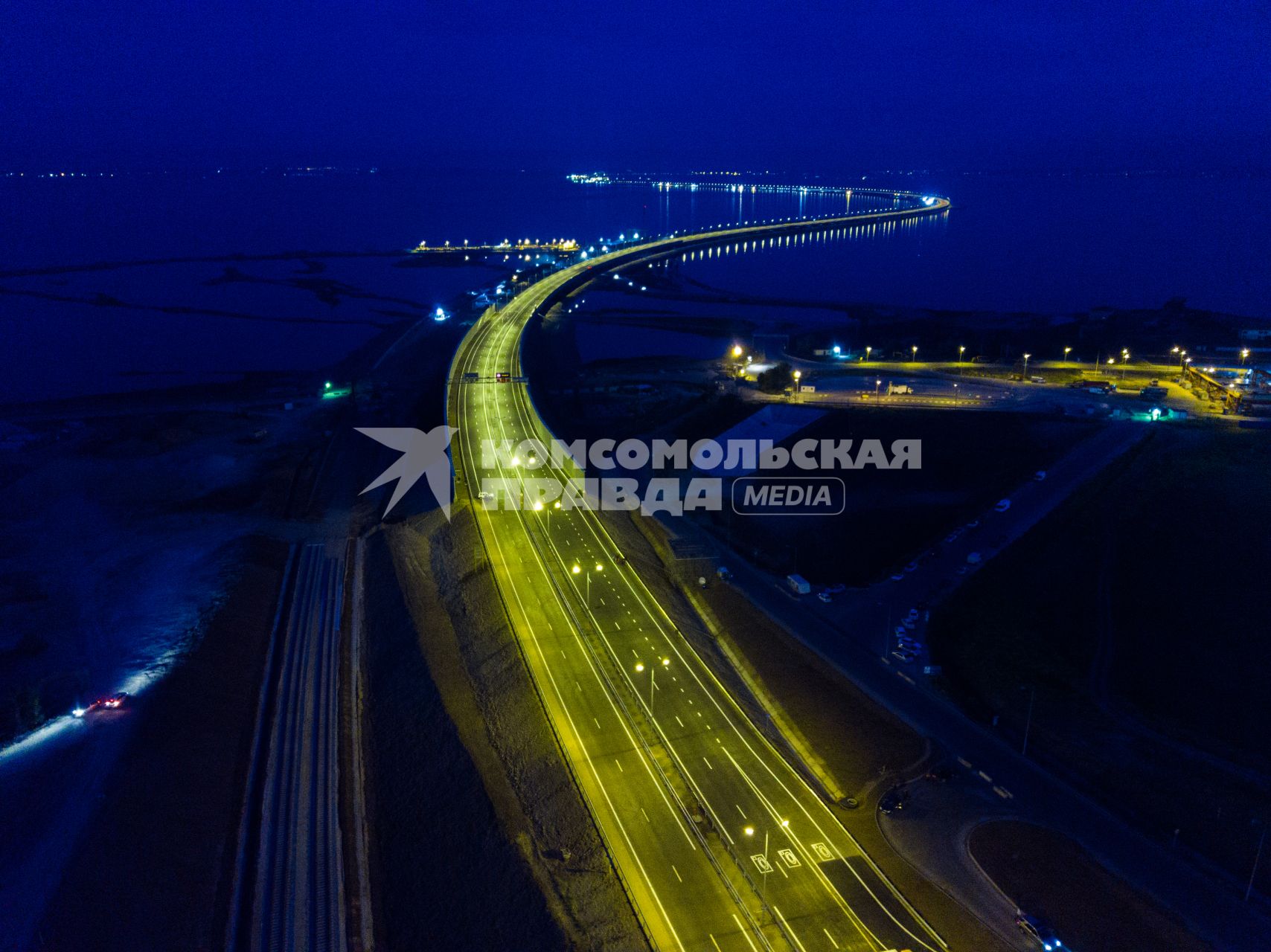 Тамань. Открытие автомобильного движения по Крымскому мосту через Керченский пролив.