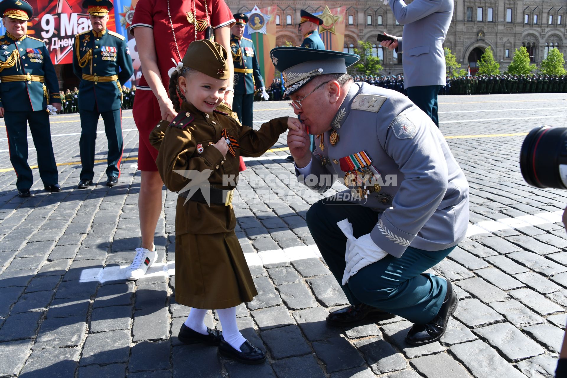 Москва. Заместитель министра обороны РФ Руслан Цаликов на Красной площади перед началом военного парада, посвященного 73-й годовщине Победы в Великой Отечественной войне.