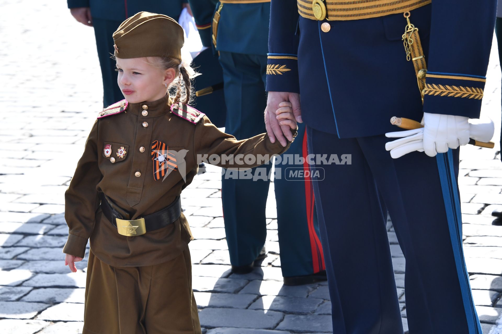 Москва.   После военного парада, посвященного 73-й годовщине Победы в Великой Отечественной войне, на Красной площади.