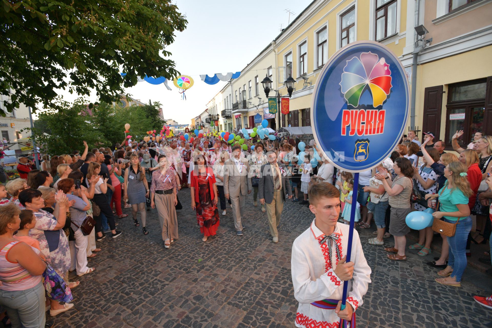 Беларусь, Гродно. Открытие XII Республиканского  фестиваля национальных культур.