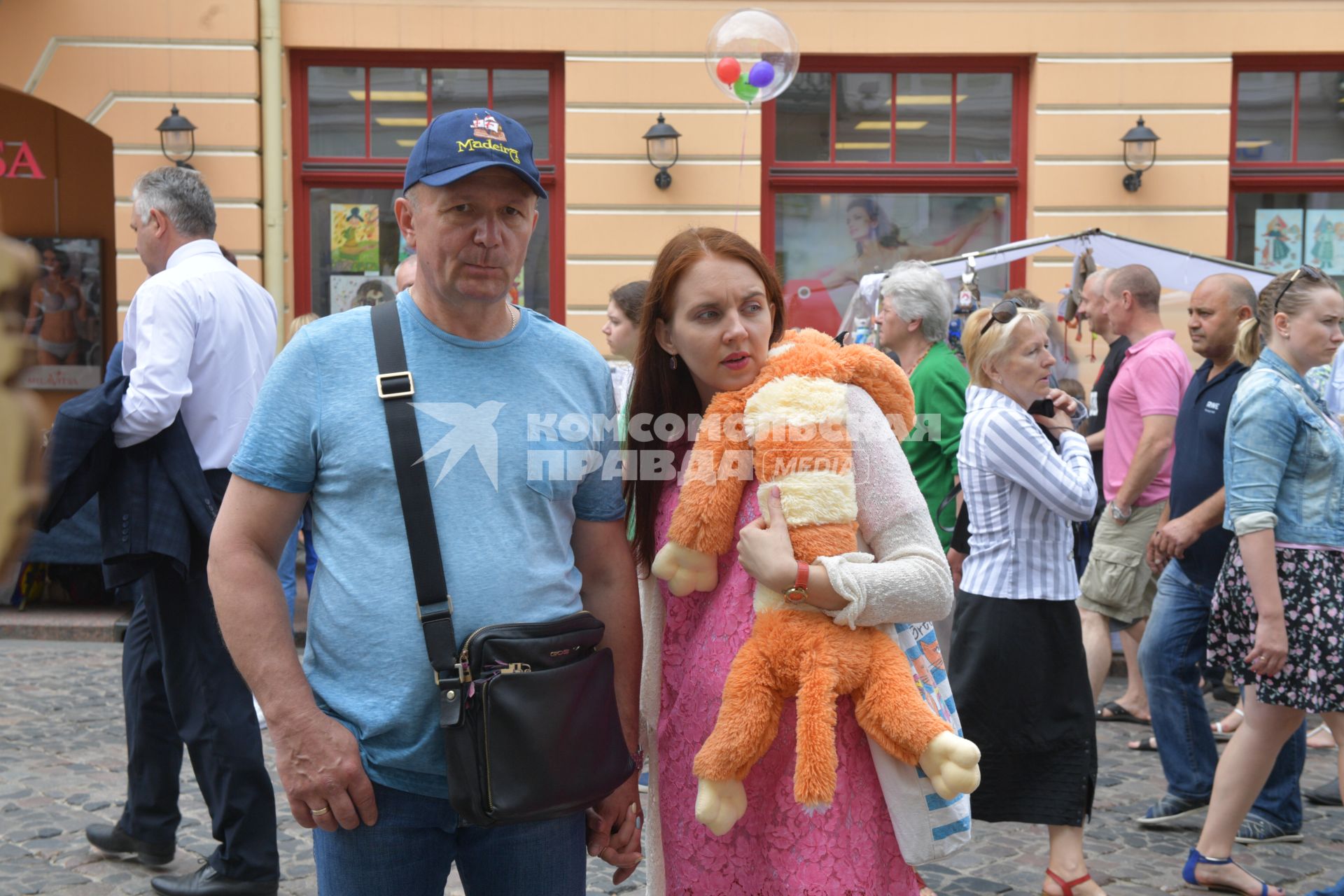 Беларусь, Гродно. Посетители на XII Республиканском фестивале национальных культур.