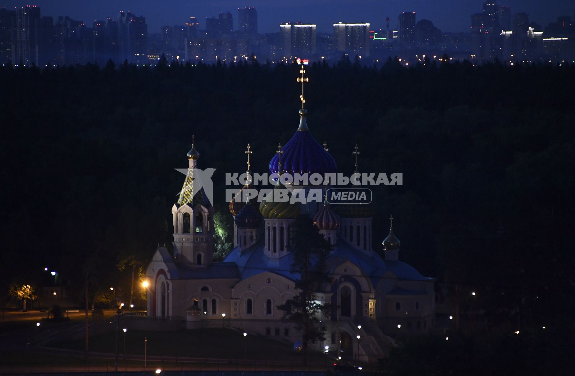 Московская область, Переделкино. Вид на Храм Спаса Преображения  Патриаршего Подворья.