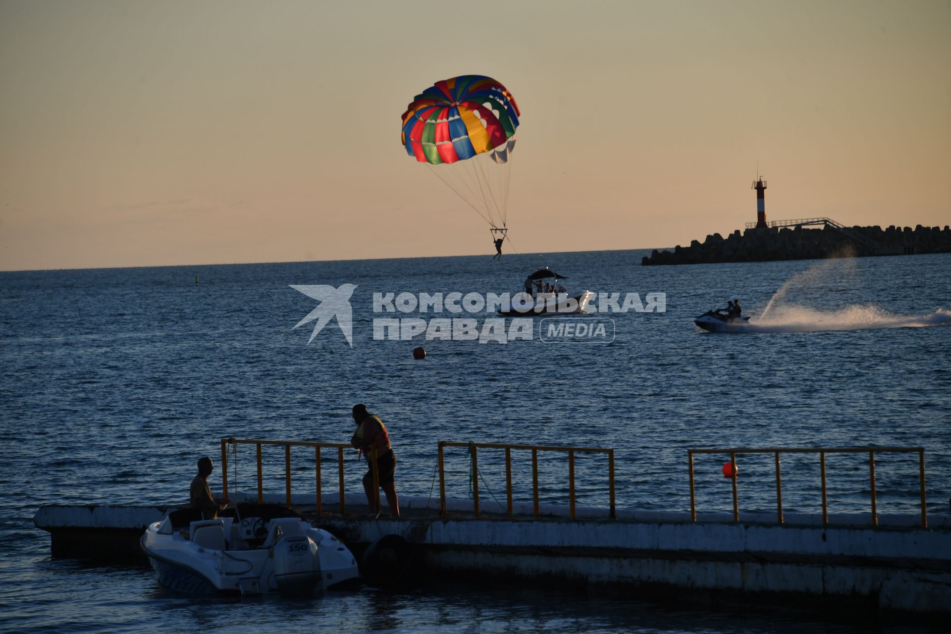 Сочи. На парашюте над морем.