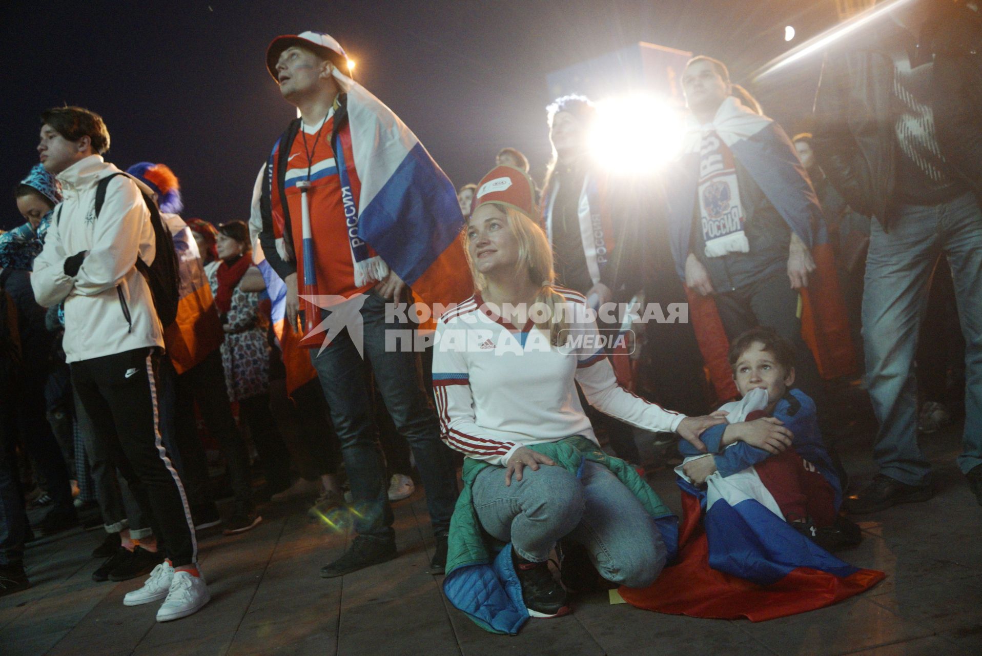 Екатеринбург. Болельщики в Фан-зоне FIFA в ЦПКиО им.Маяковского, где транслировался матч группового этапа Россия 3-1 Египет ЧМ2018