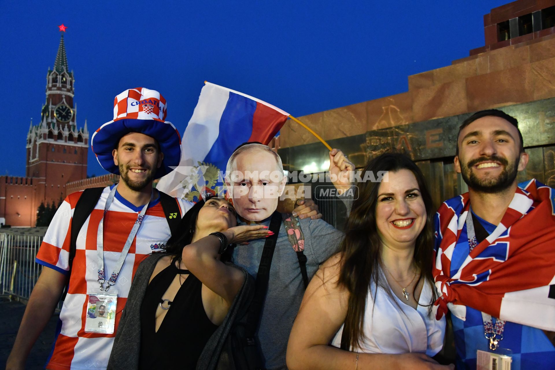 Москва. Болельщики чемпионата мира по футболу 2018 на Красной Площади.