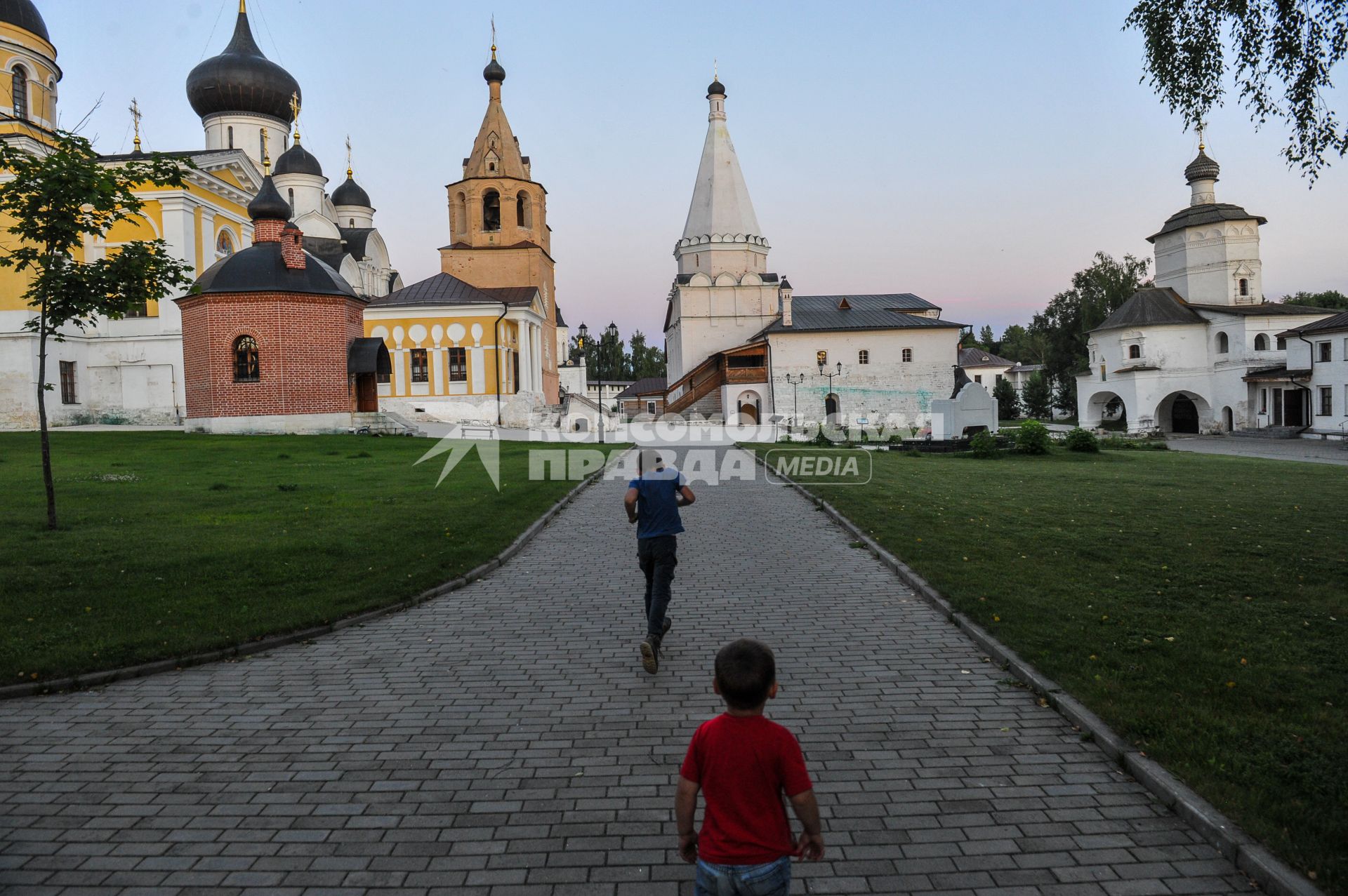 Тверcкая область, г.Старица. Старицкий Свято-Успенский монастырь.