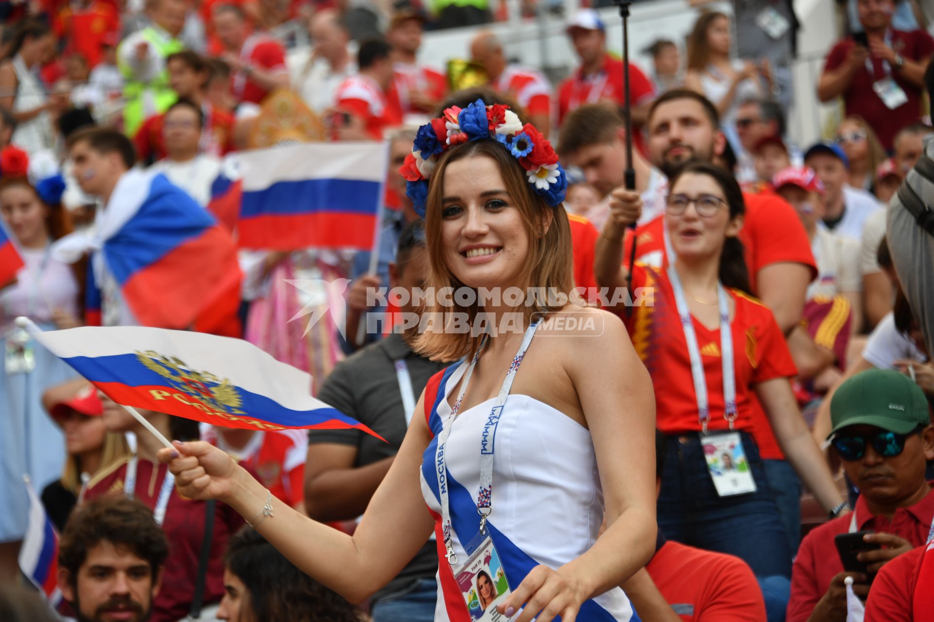 Москва. Болельщики перед игрой 1/8 финала чемпионата мира по футболу 2018 между сборными России и Испании.