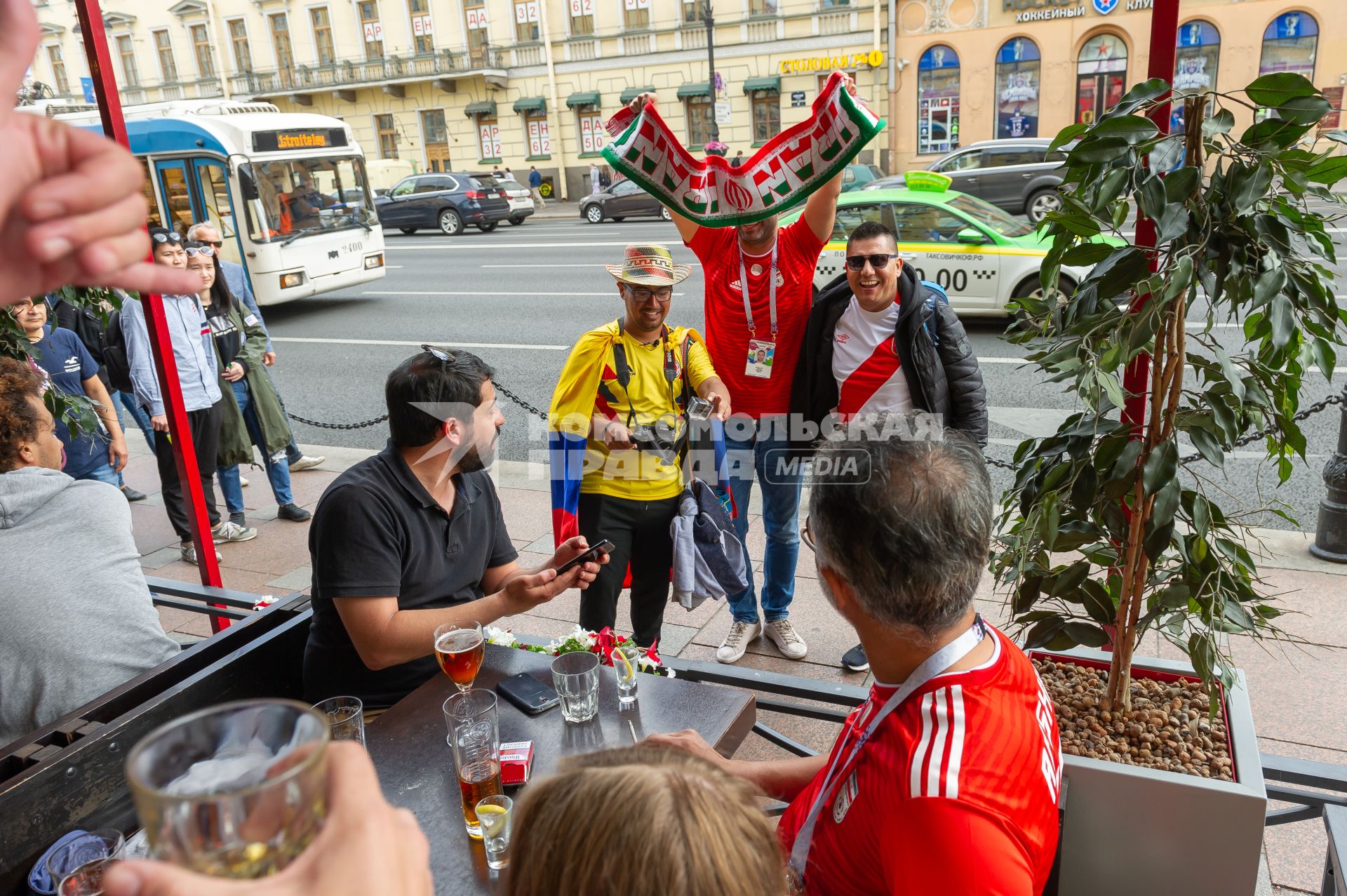 Санкт-Петербург. Болельщики в кафе во время проведения чемпионата мира по футболу - 2018.