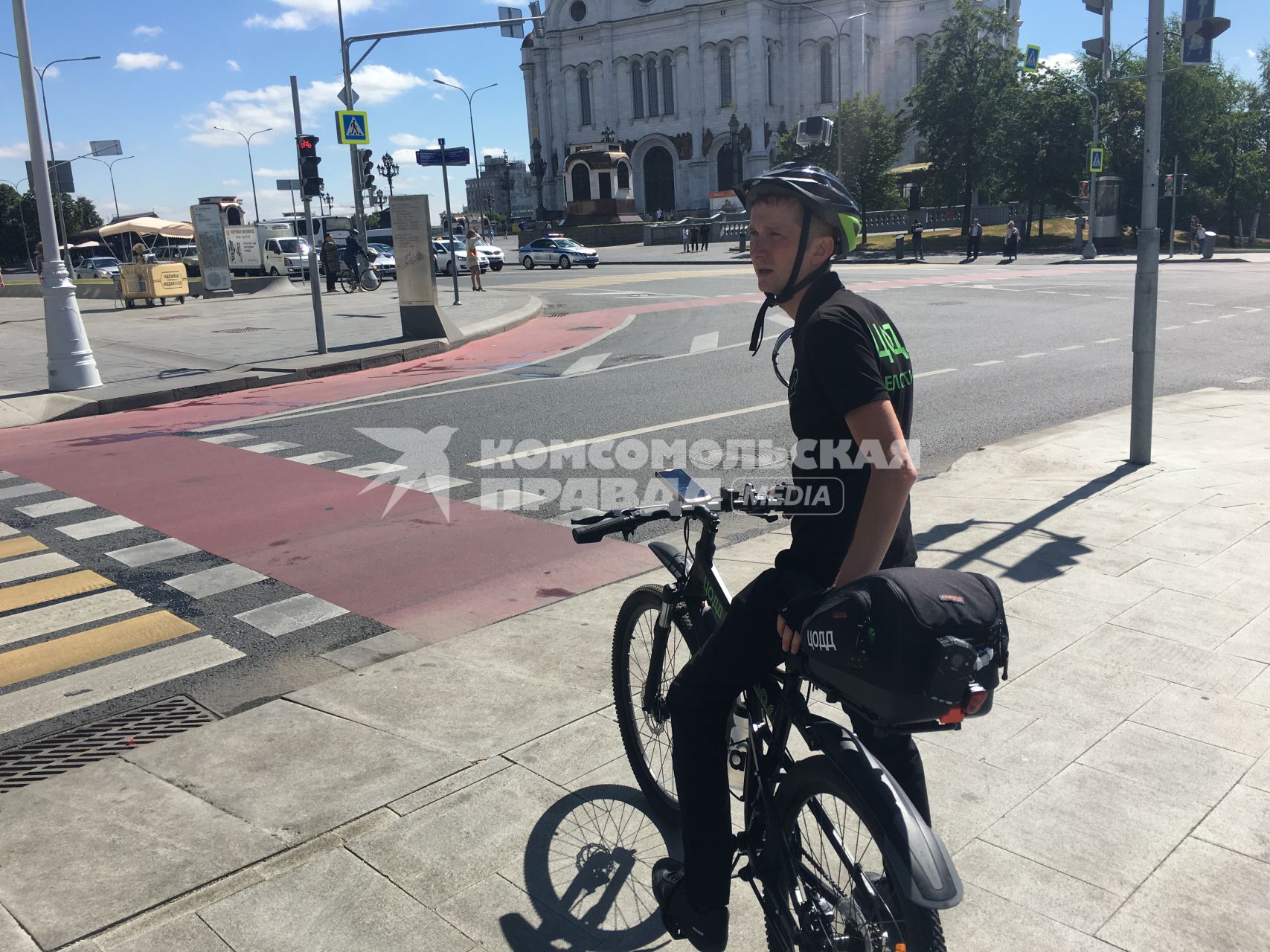 Москва. Велопатруль ЦОДД (Центра организации дорожного движения) на Бульварном кольце.