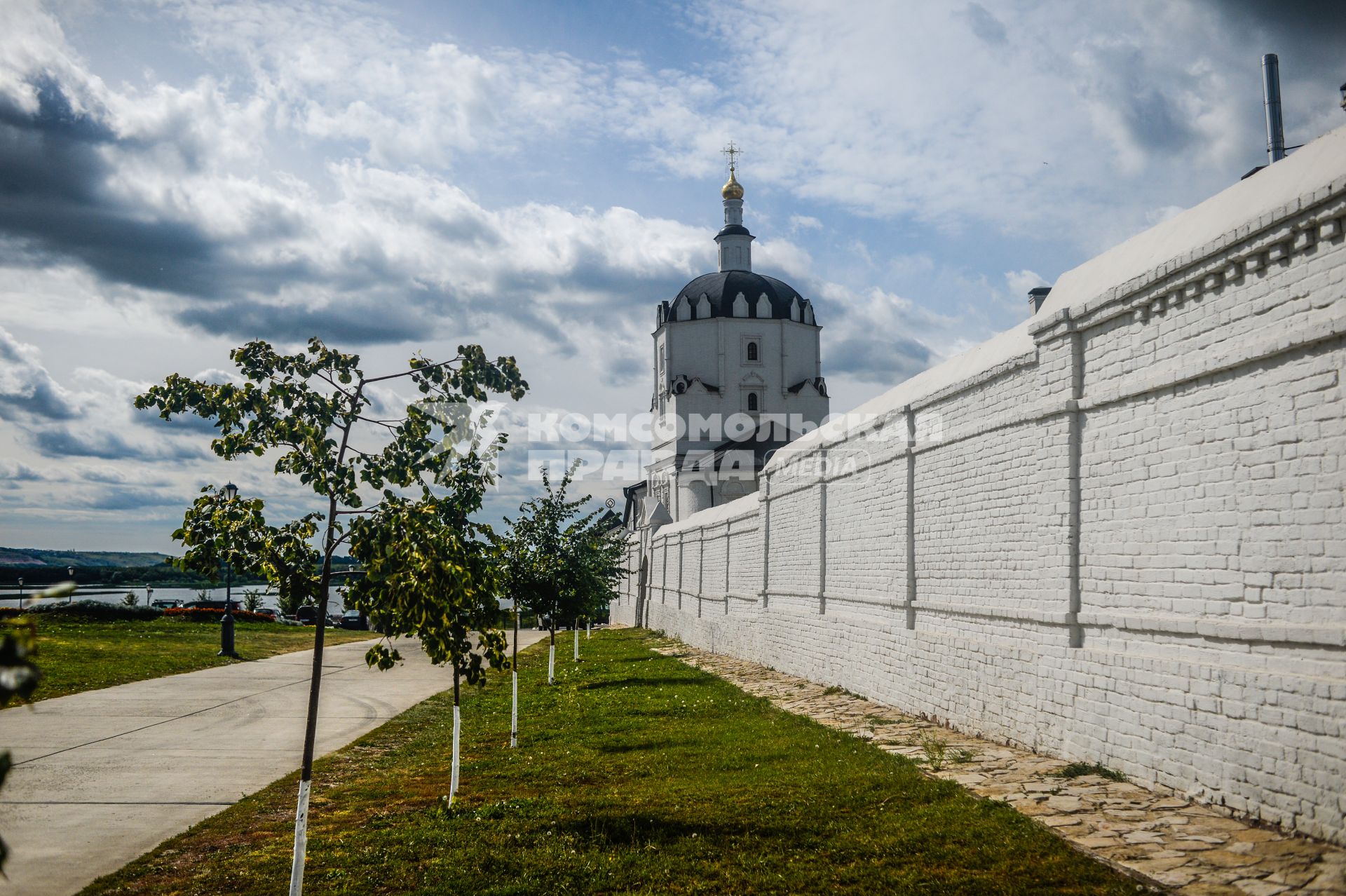 Татарстан, с. Свияжск. Свияжский Успенский монастырь.