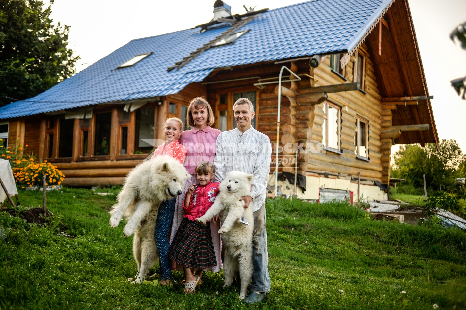 Татарстан, д. Антоновка. Семья Плужниковых, переехавшая в Антоновку из Москвы.