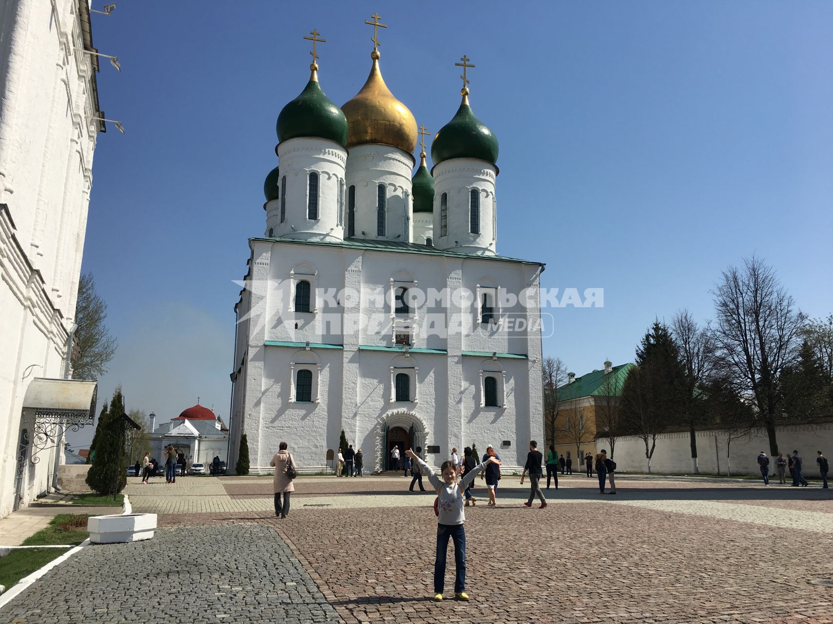 Коломна. Успенский Кафедральный собор на Соборной площади  кремля.