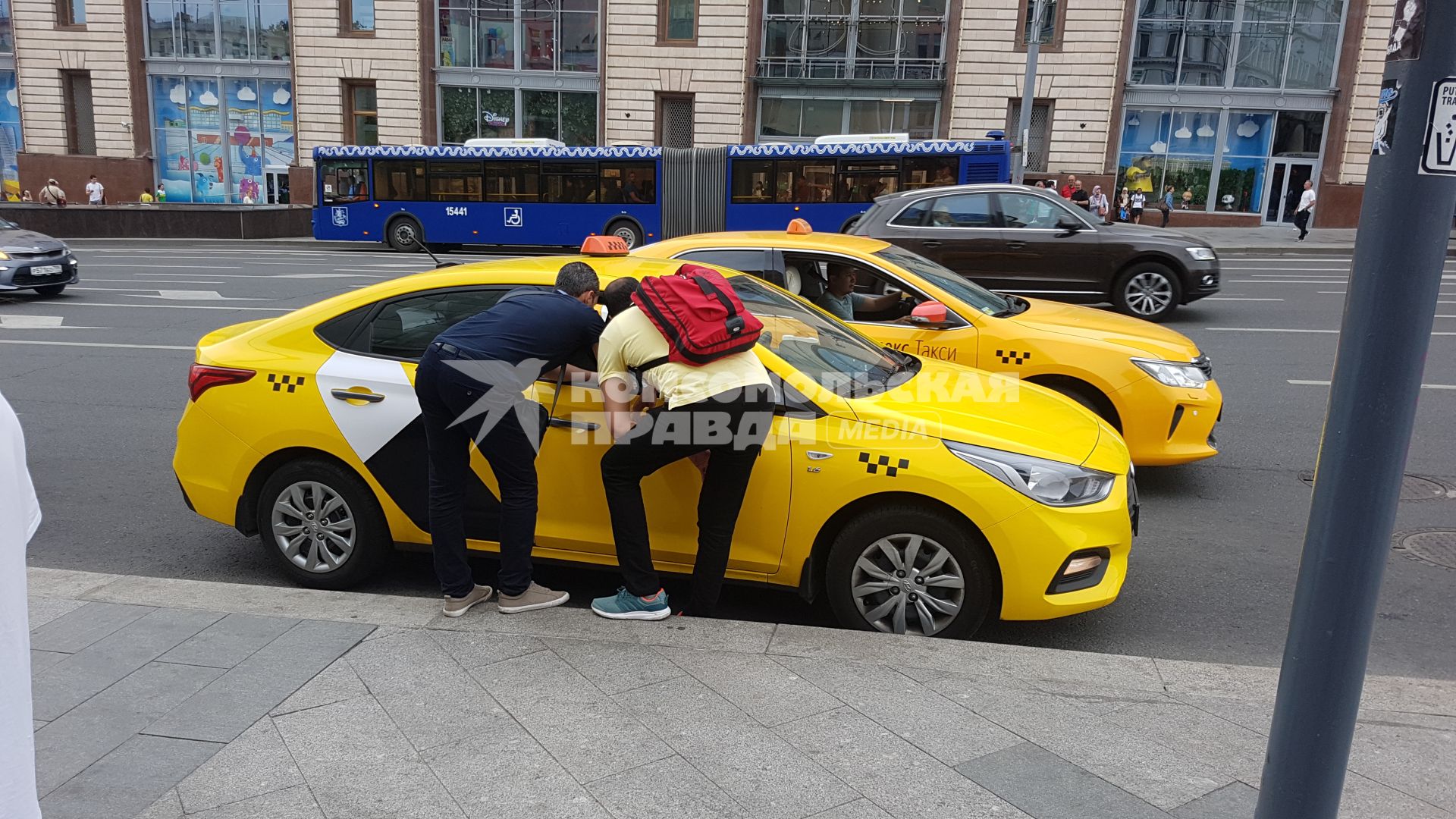 Москва. Такси в центре.