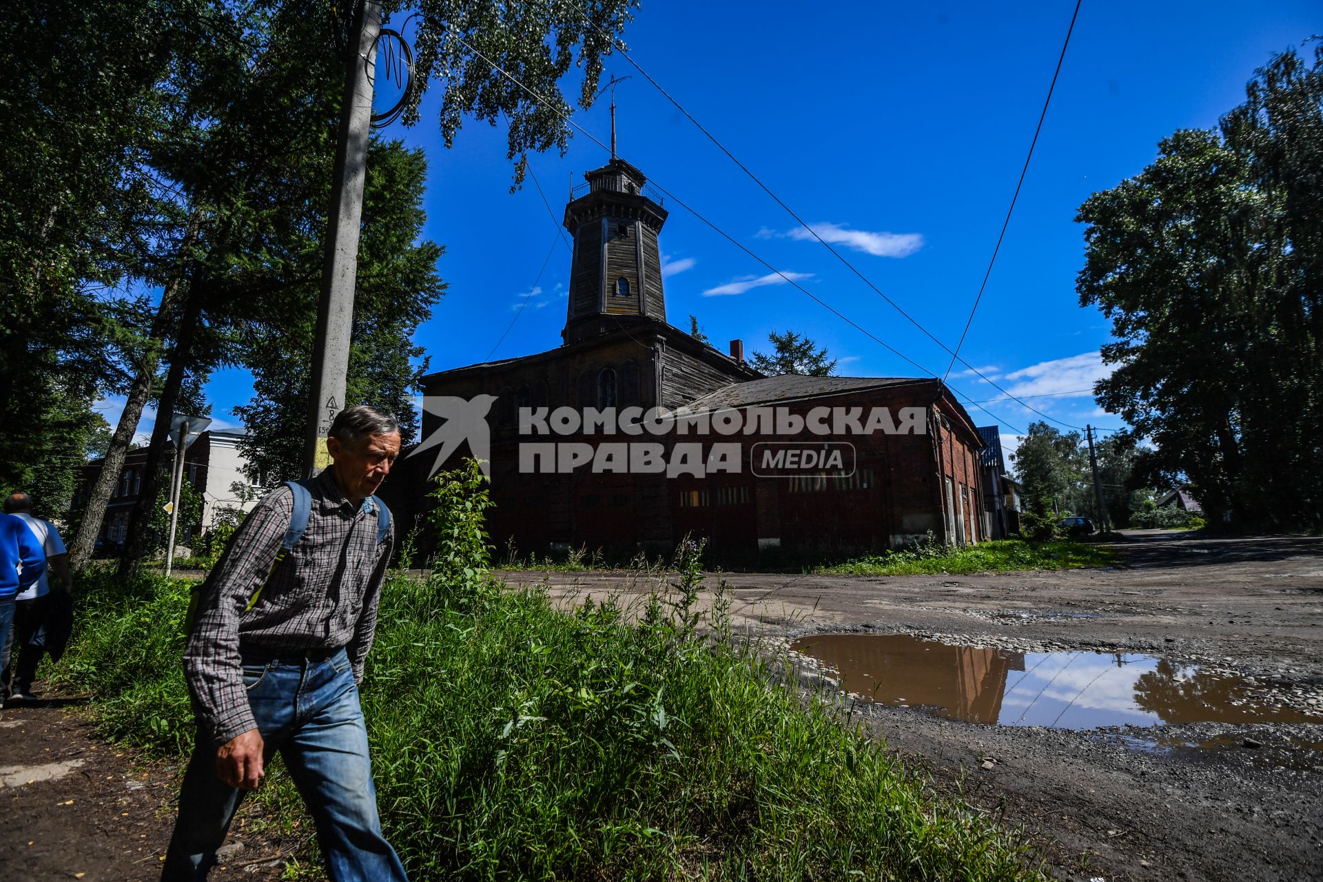 Селигер, Осташков. Вид на старинную  пожарную  башню.