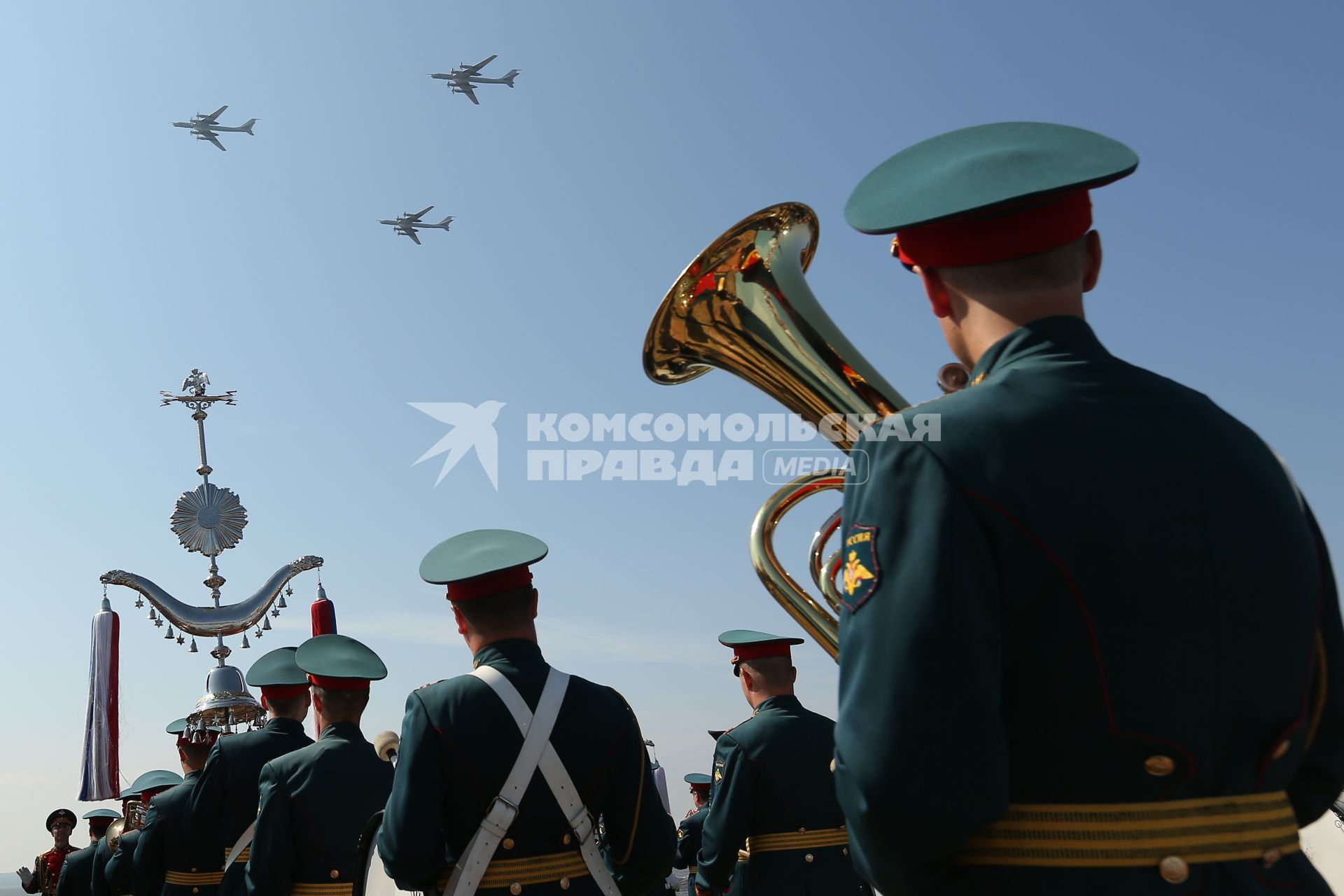 Санкт-Петербург, Кронштадт. Военный духовой оркестр во время главного военно-морского  парада в честь Дня ВМФ России.