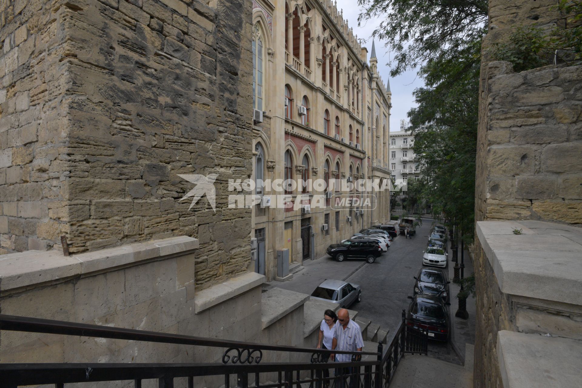 Азербайджан, Баку. На одной из улиц старинного  квартала Ичери-шехер.