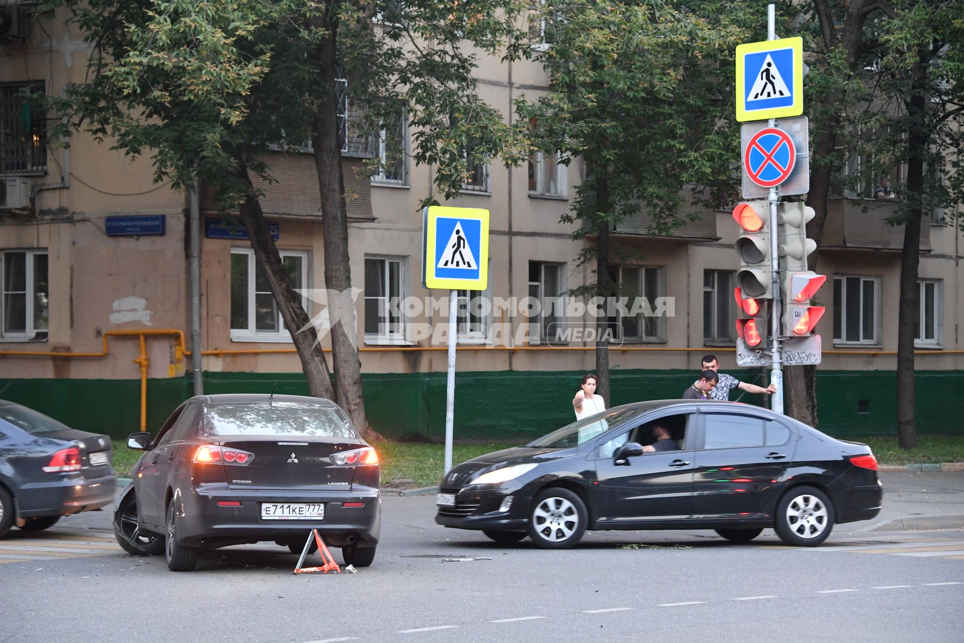 Москва.  Автомобили, пострадавшие в результате ДТП  на Петровско-Разумовском проезде.