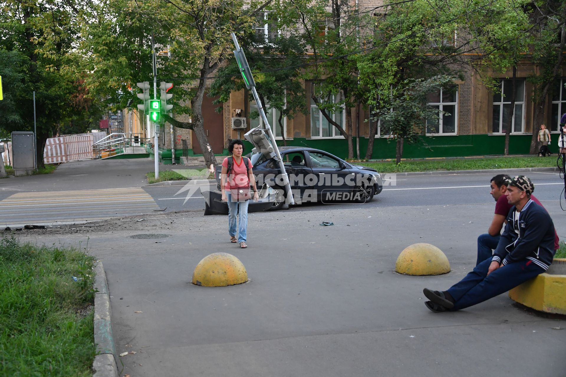 Москва.  Автомобиль, пострадавший в результате ДТП  на Петровско-Разумовском проезде.