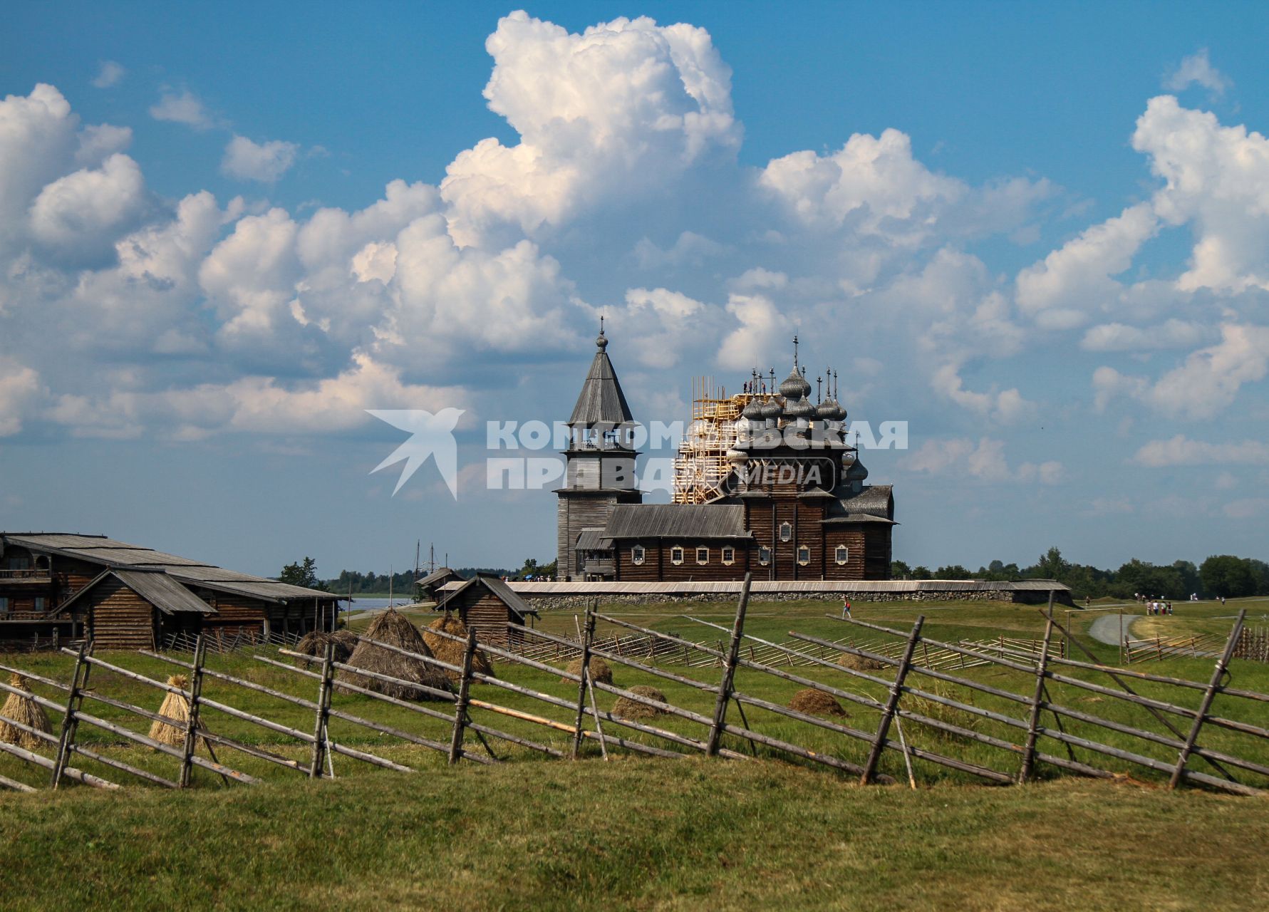 Республика Карелия. Кижский погост на территории музея-заповедника `Кижи`.