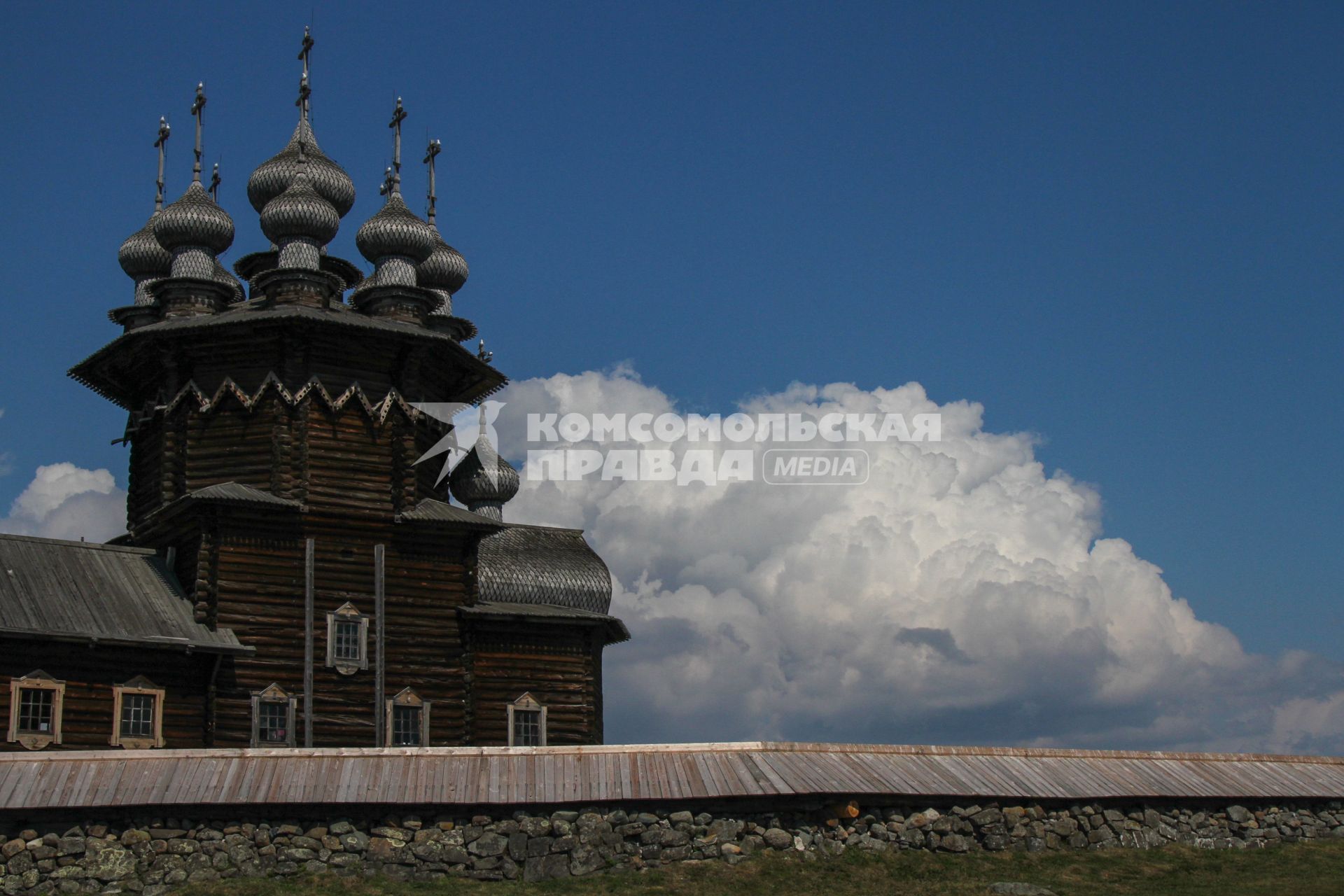 Республика Карелия. Кижский погост на территории музея-заповедника `Кижи`.