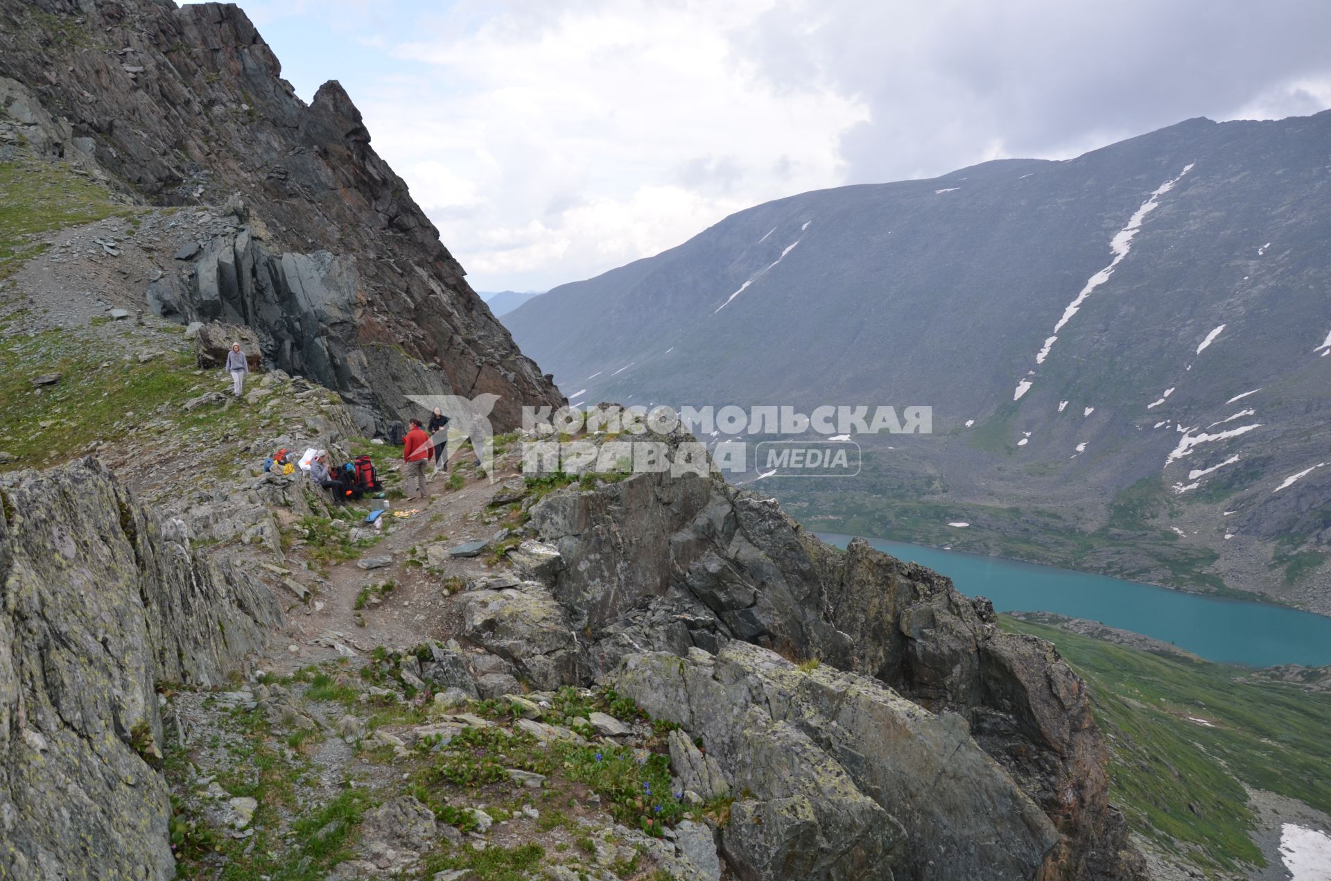 Алтайский край Усть-Калманский район туристы в горах