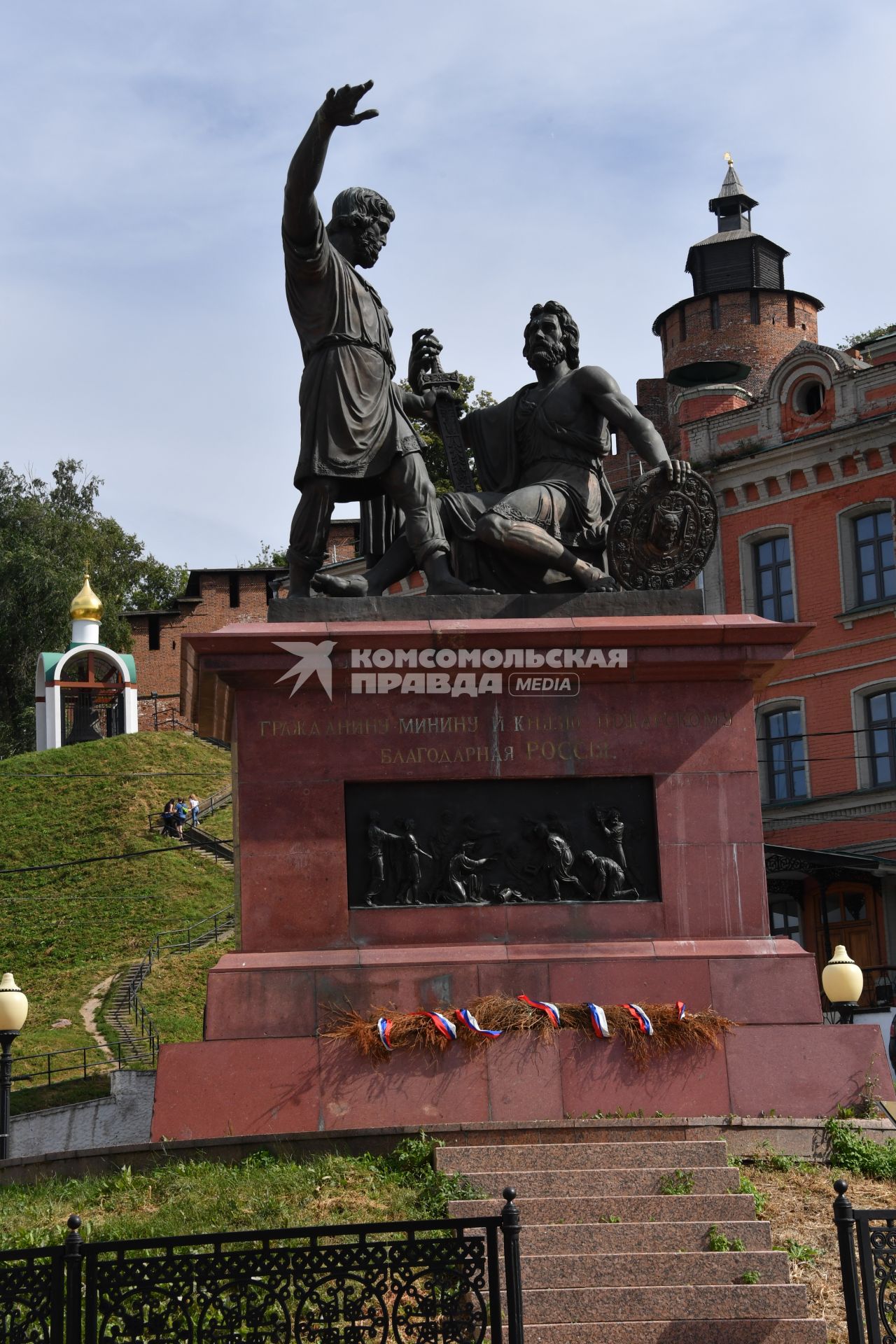 Нижний Новгород. Памятник Минину и Пожарскому на площади Народного единства.