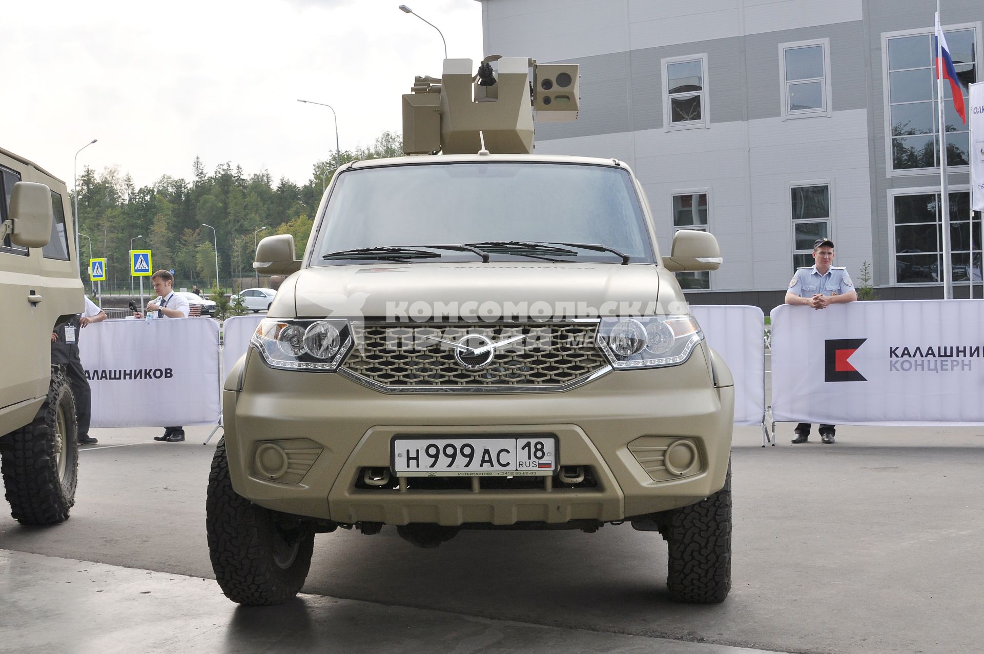 Московская область, Кубинка. УАЗ с боевым модулем на выставке военной техники в рамках международного военно-технического форума `Армия-2017` в парке `Патриот`.