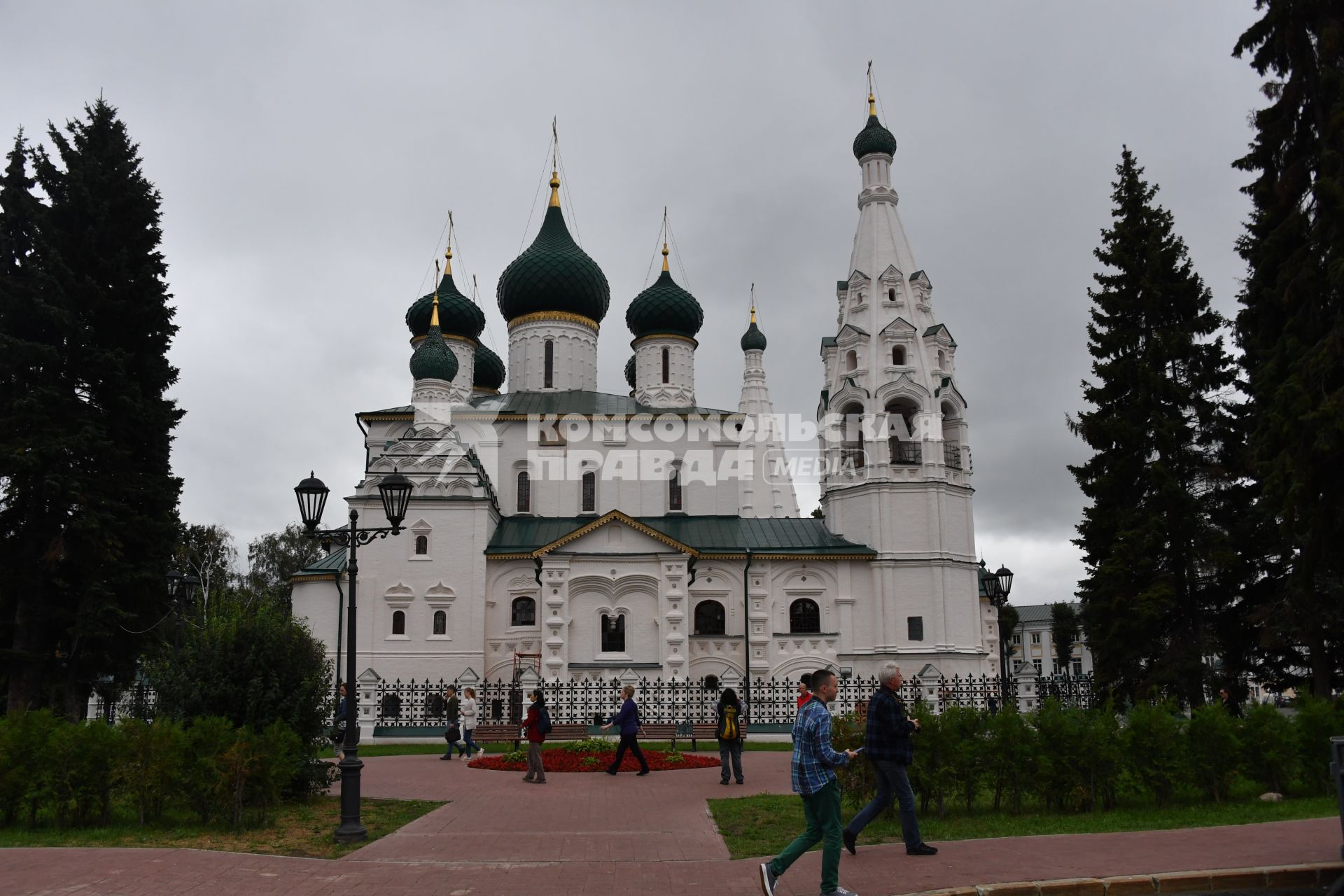 Ярославль. Вид на церковь Ильи Пророка на Советской площади.