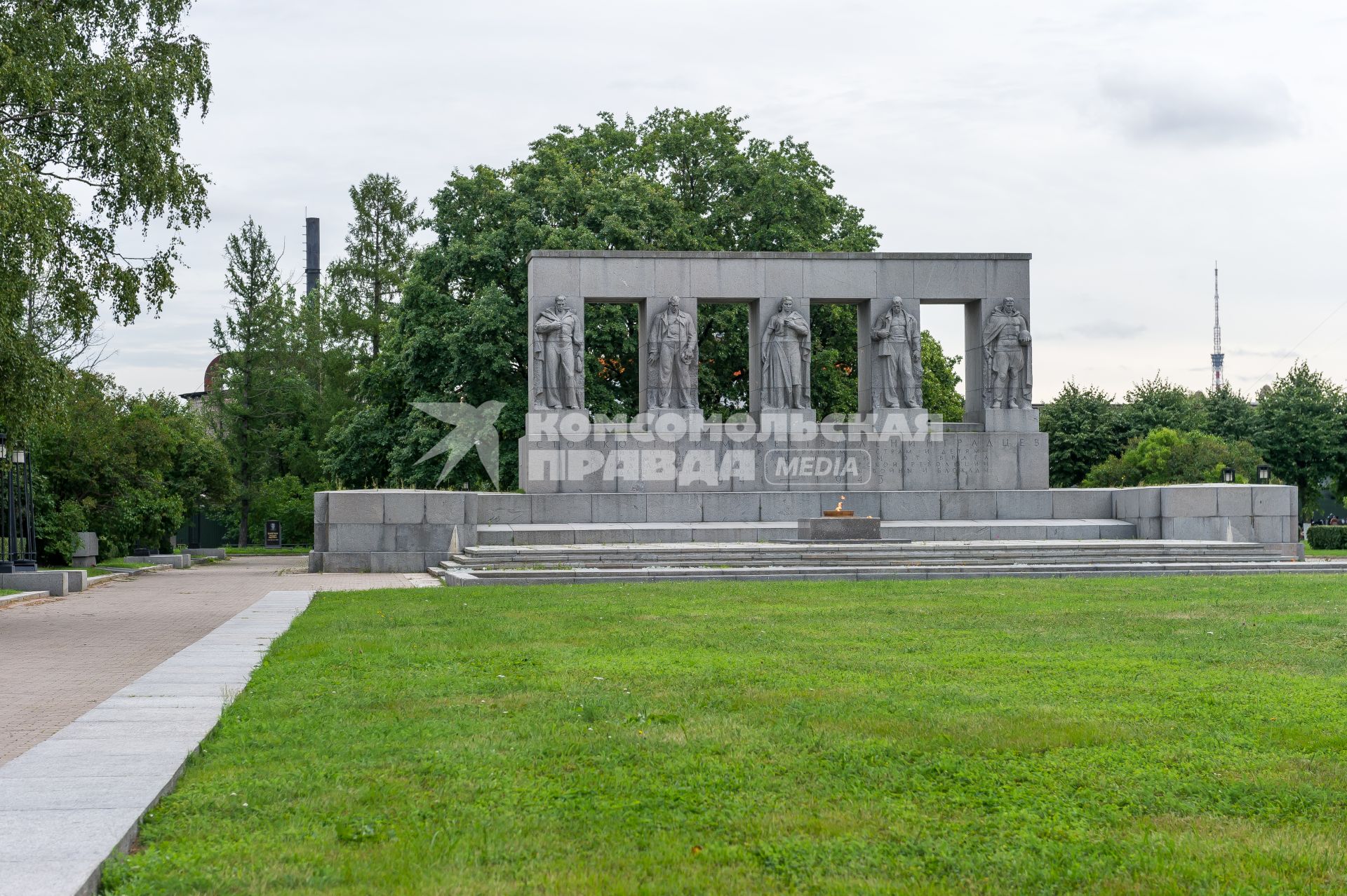 Санкт-Петербург,Серафимовское кладбище. Мемориал жертвам блокады Ленинграда