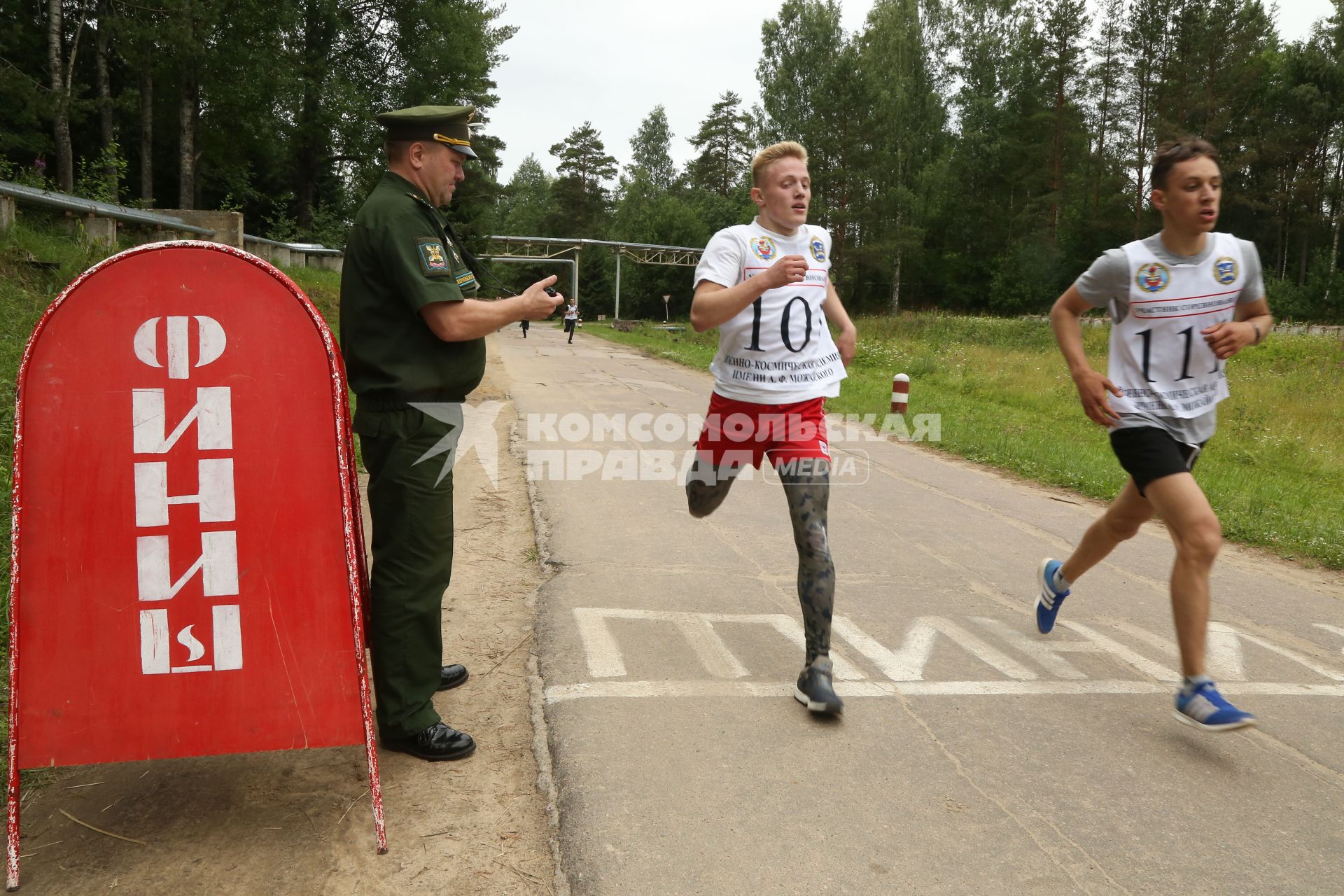 Санкт-Петербург. Экзамен по физической подготовке курсантов Военно-космической академии имени А.Ф. Можайского.