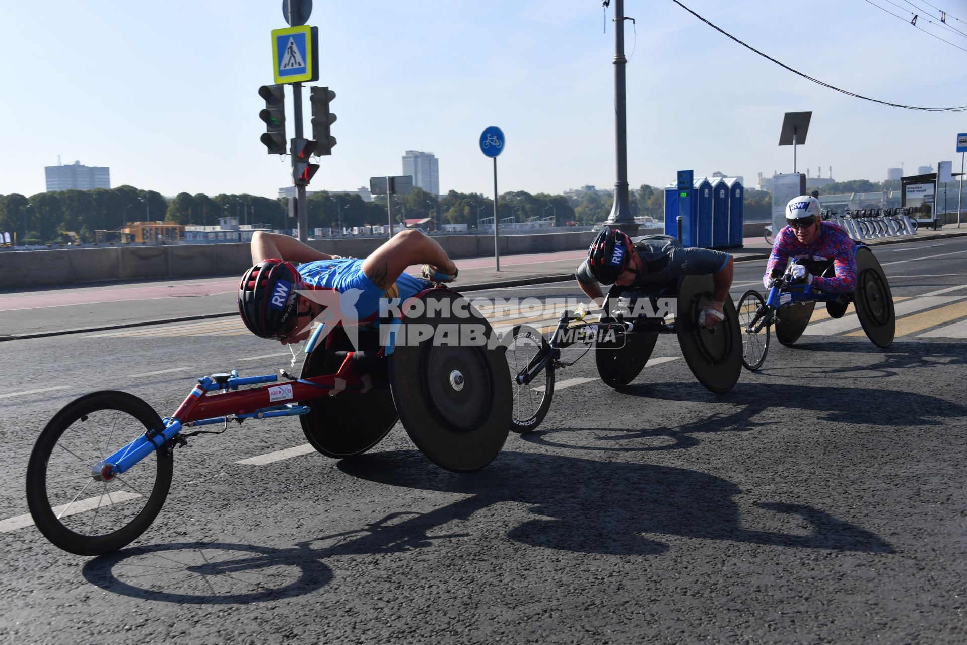 Москва. Участники полумарафона `Лужники`, посвященного истории олимпийского комплекса.