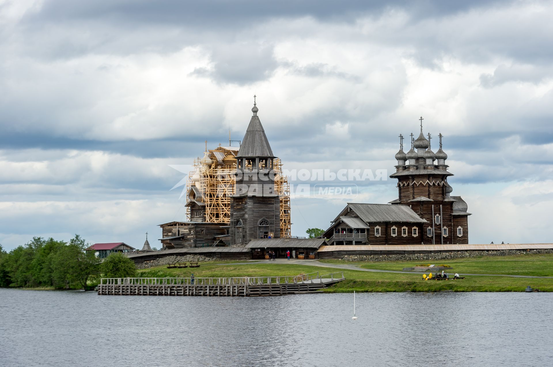 Республика Карелия. Кижи. Вид на ансамбль Кижского погоста.