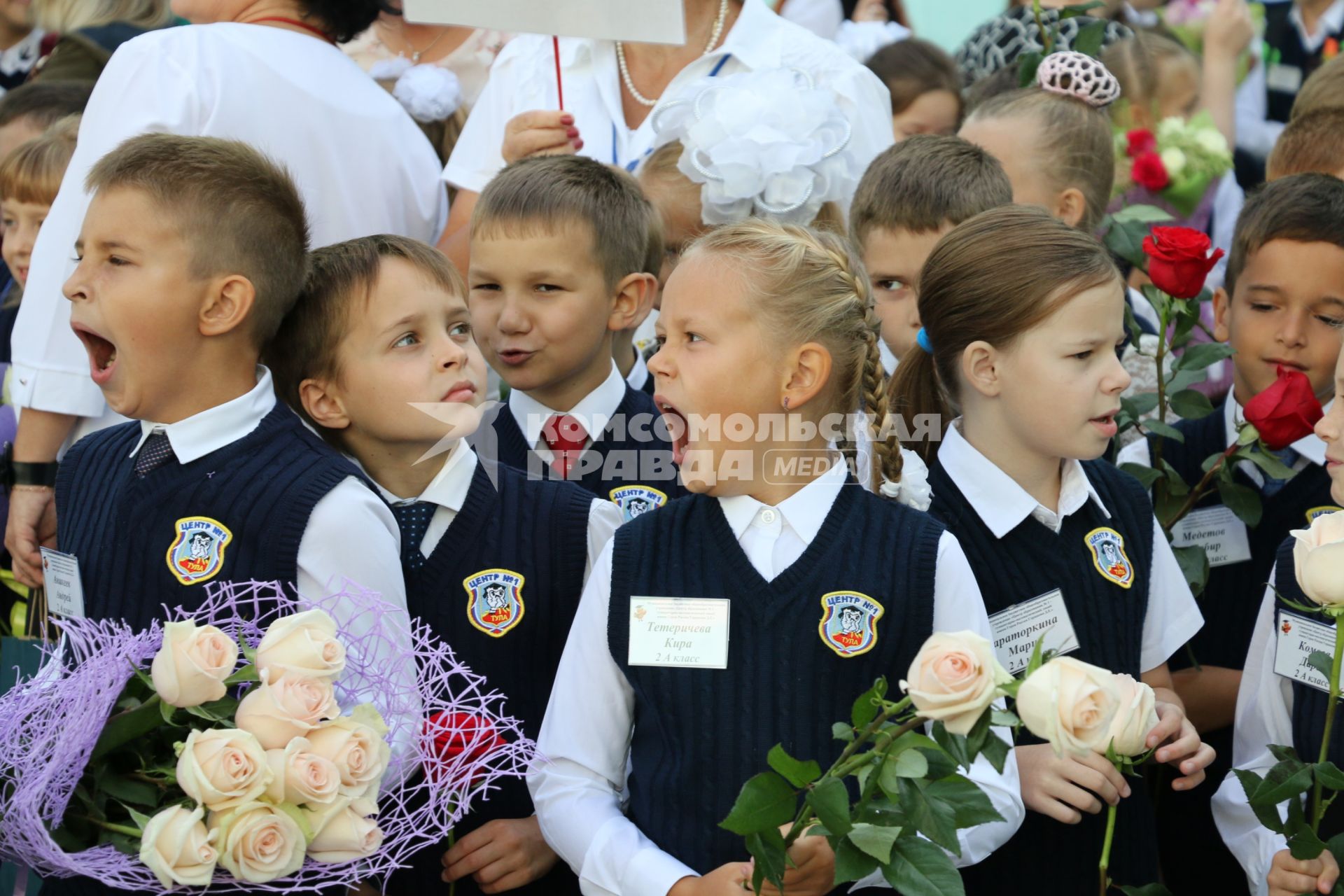 Тула. Первоклассники на торжественной линейке, посвященной Дню знаний.