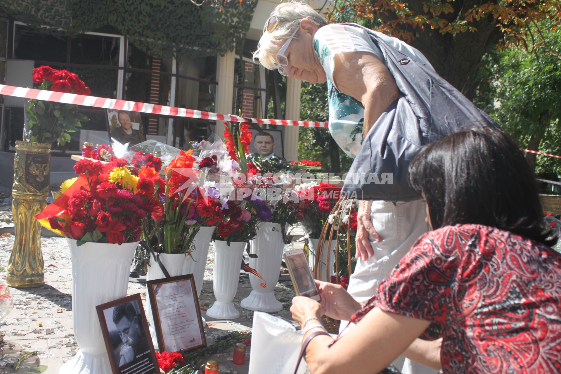 Украина, Донецк. На месте взрыва у кафе `Сепар`, в результате которого погиб глава ДНР Александр Захарченко.