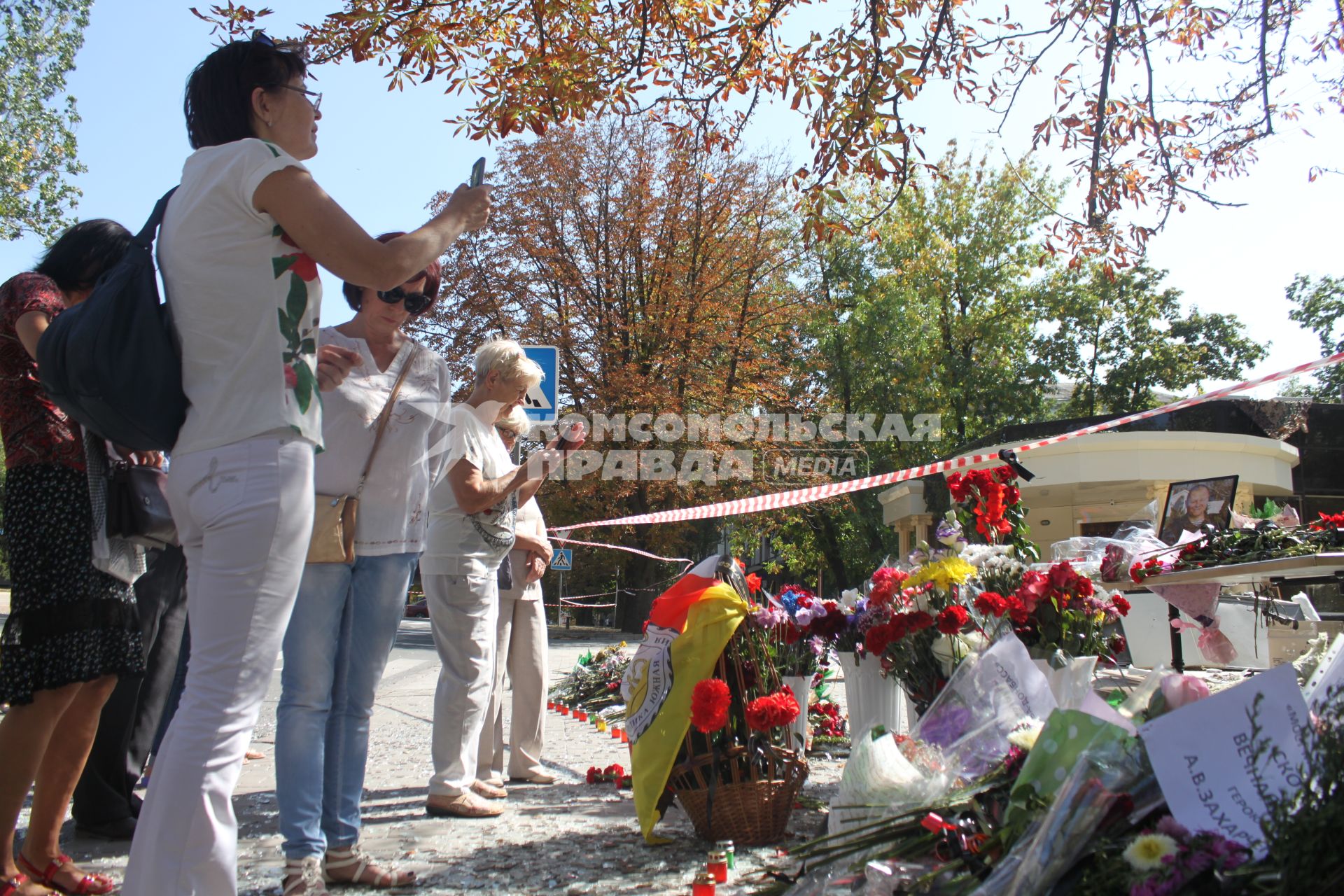 Украина, Донецк. На месте взрыва у кафе `Сепар`, в результате которого погиб глава ДНР Александр Захарченко.