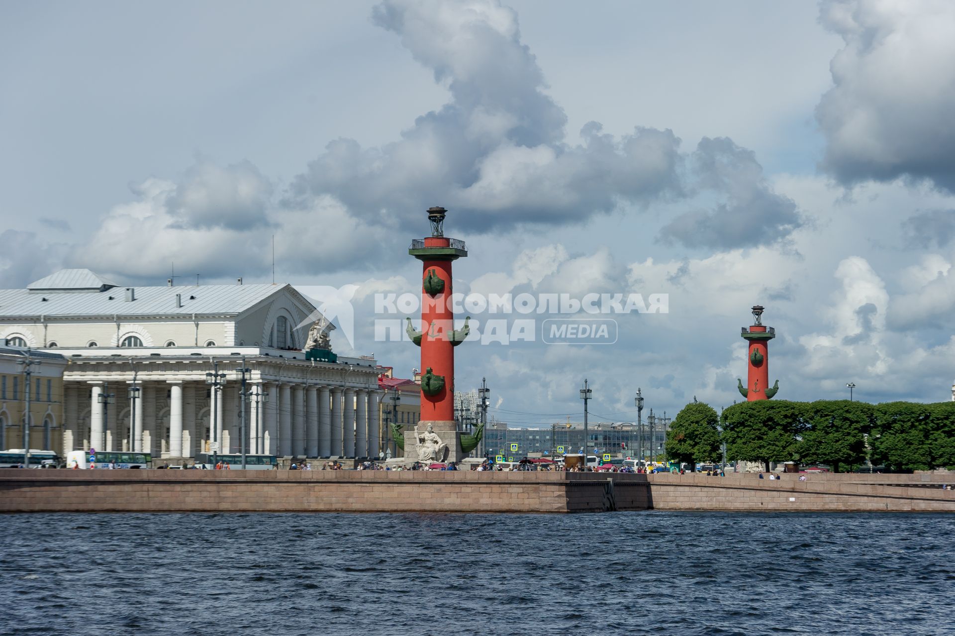 Санкт-Петербург. Вид на Стрелку Васильевского острова.