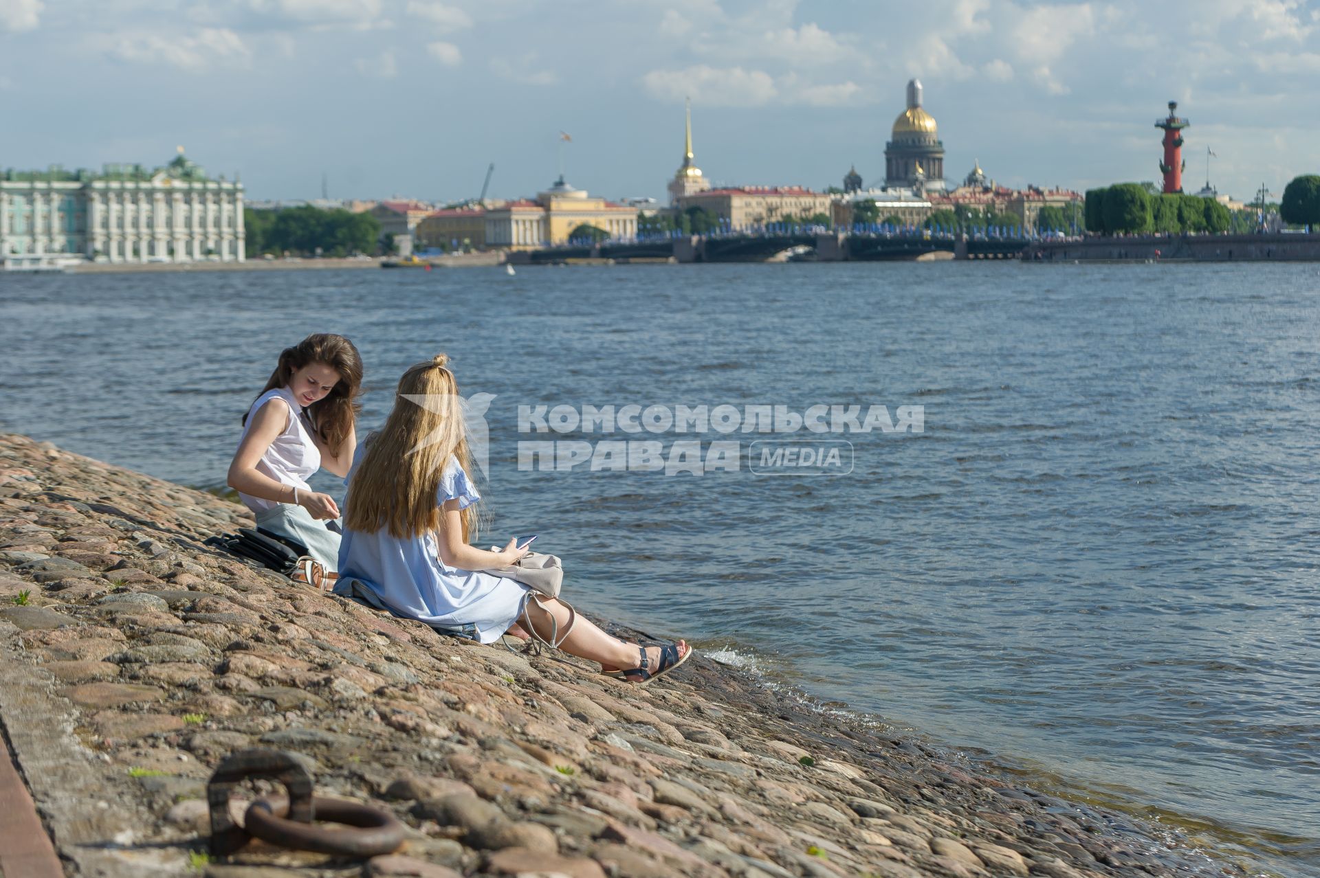 Санкт-Петербург. Вид на  Исаакиевский собор  от Петропавловской крепости.