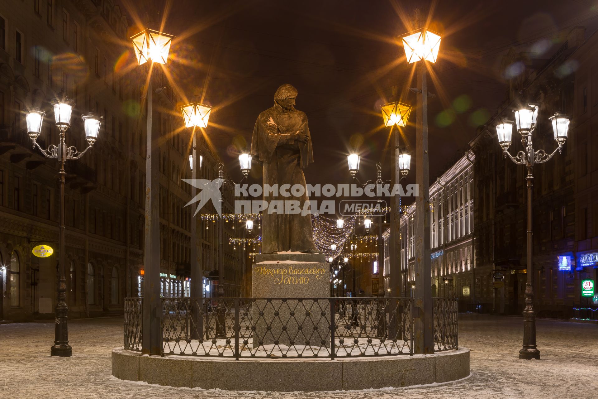 Санкт-Петербург. Памятник Николаю Гоголю.