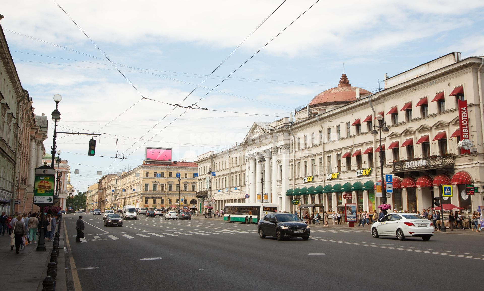 Санкт-Петербург. Вид на Невский проспект.