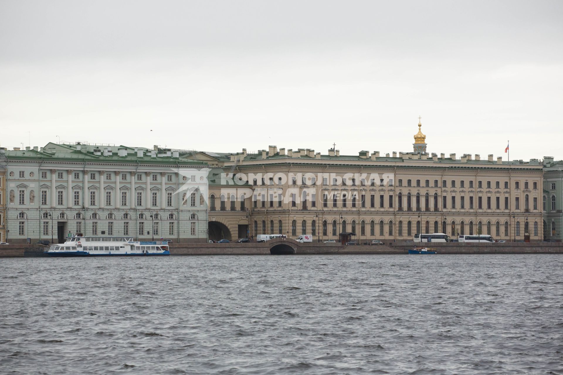 Санкт-Петербург. Вид на набережные города.