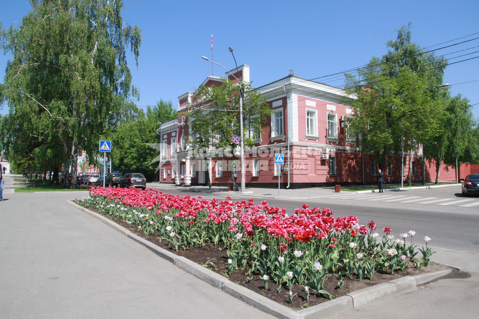 Барнаул. Здание Администрации города Барнаула, бывший Дом начальника Алтайского горного округа.