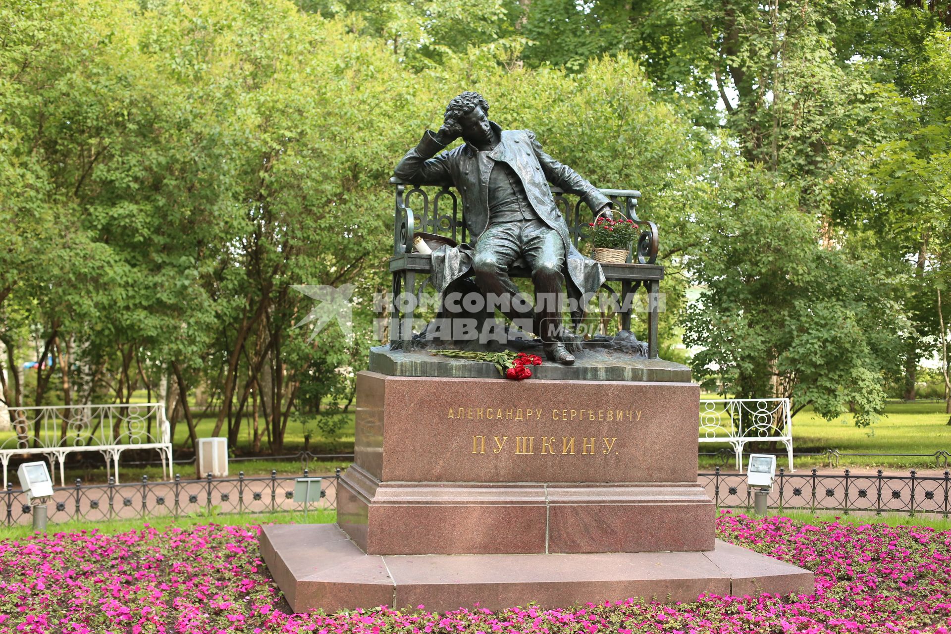 Музей-заповедник `Царское Село`г. Пушкин. Памятник Александру Пушкину .