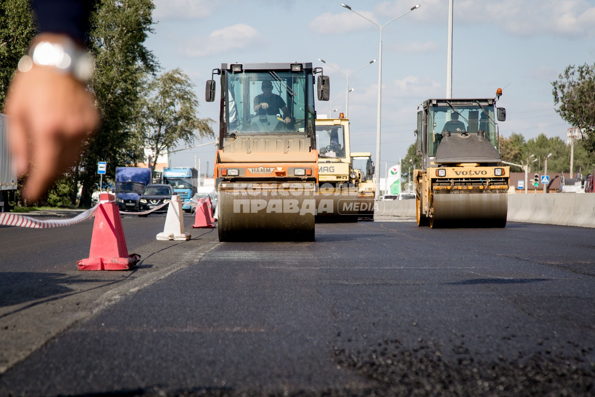 Челябинск. Дорожные работы на одной из улиц города.